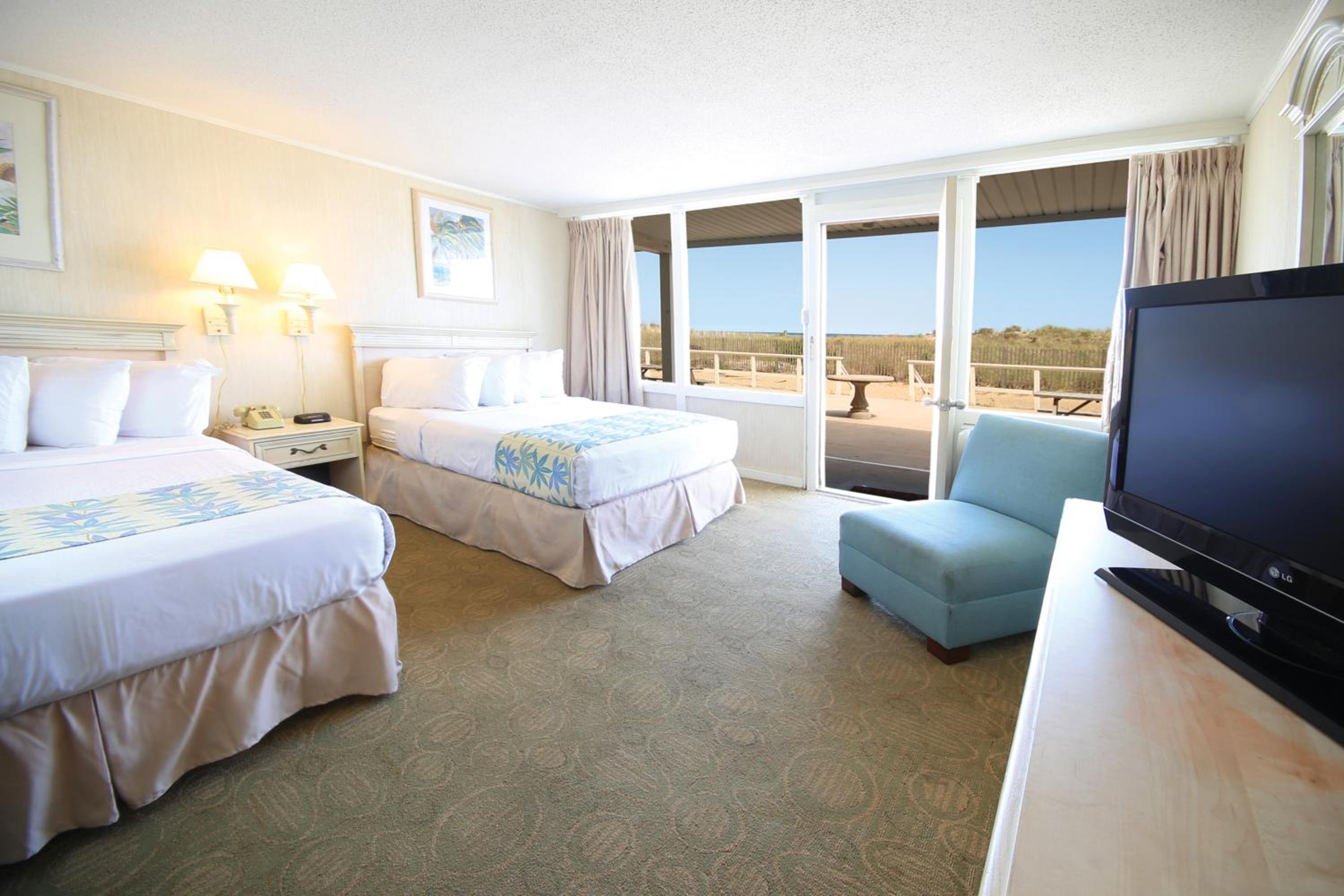 Beachfront/No view of Ocean/2 double beds photo 1