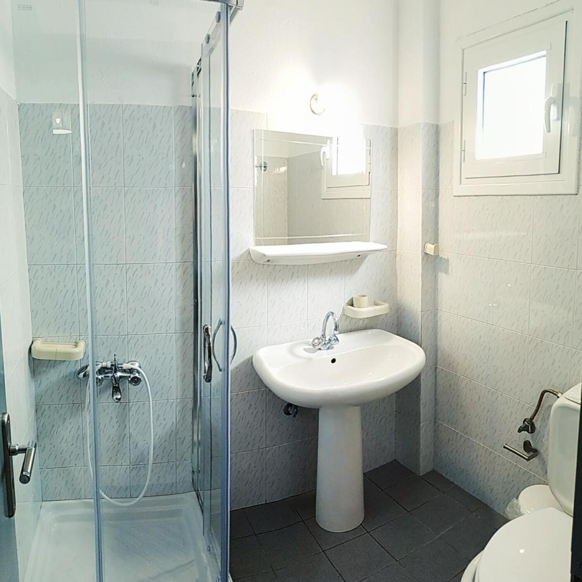 Quadruple Room - Photo 31