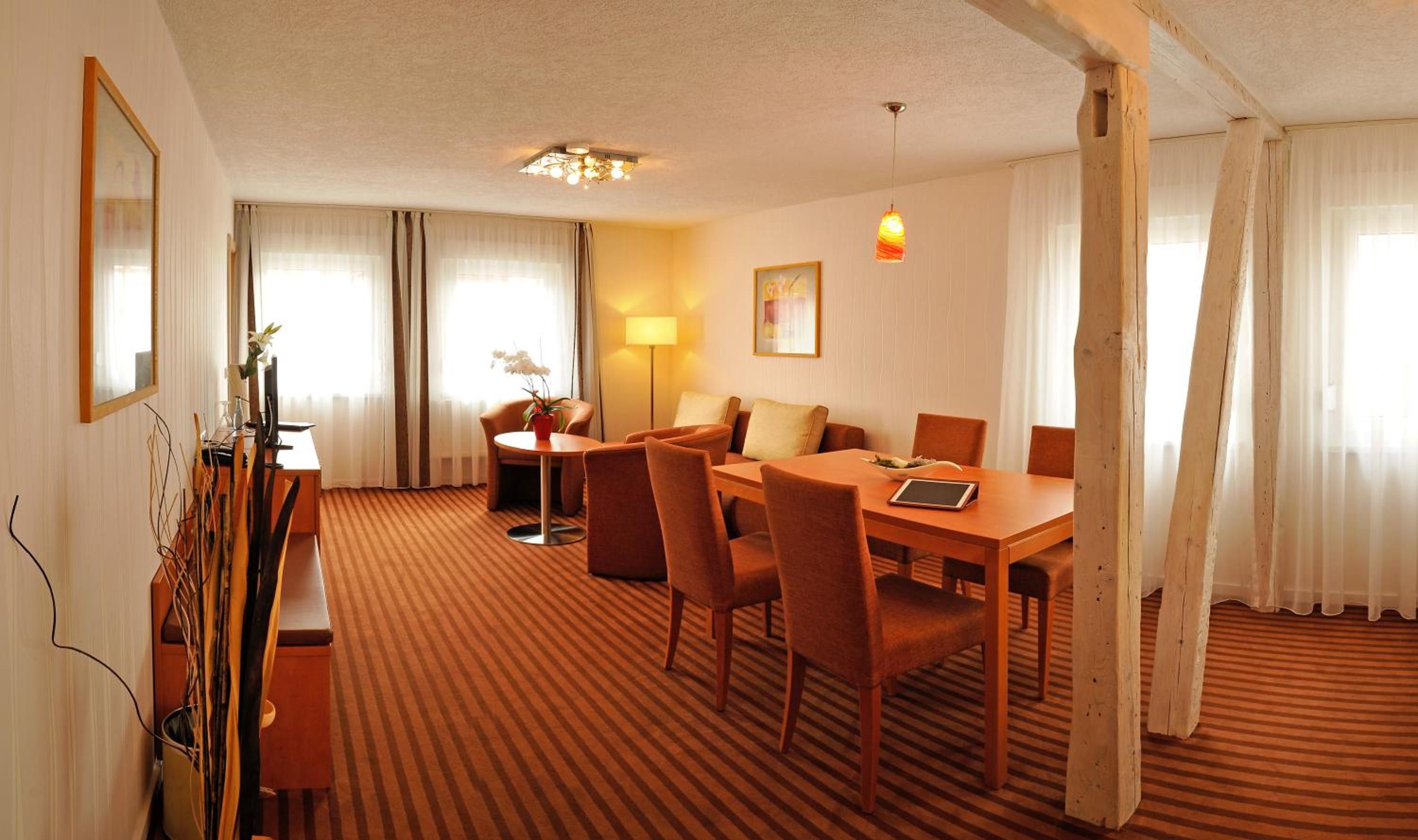One-Bedroom Apartment (2 - 4 Adults) - Photo 1