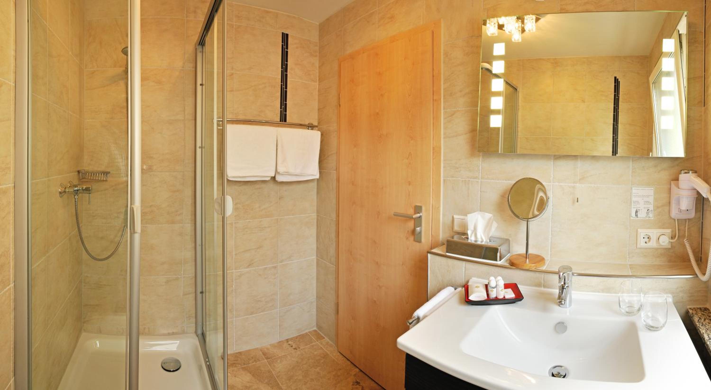 One-Bedroom Apartment (2 - 4 Adults) - Photo 3