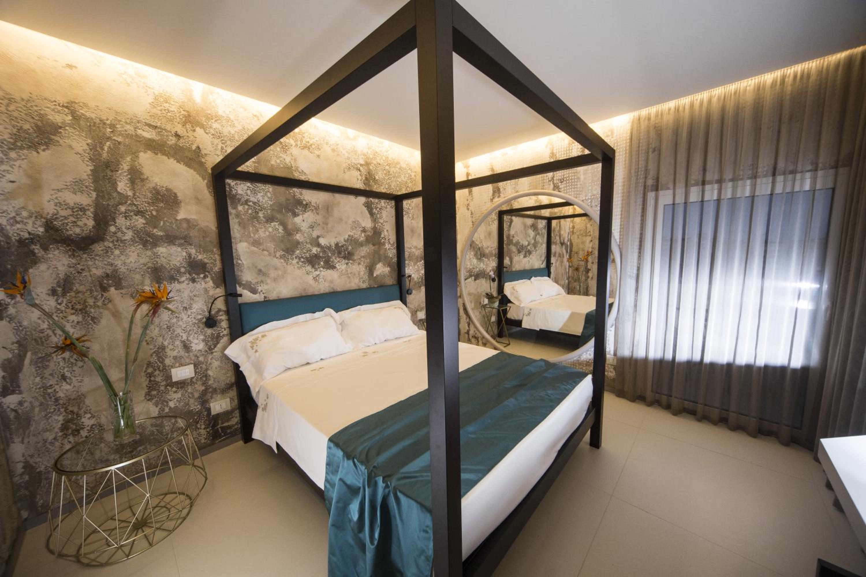 Deluxe Double Room with Balcony and Sea View photo 1