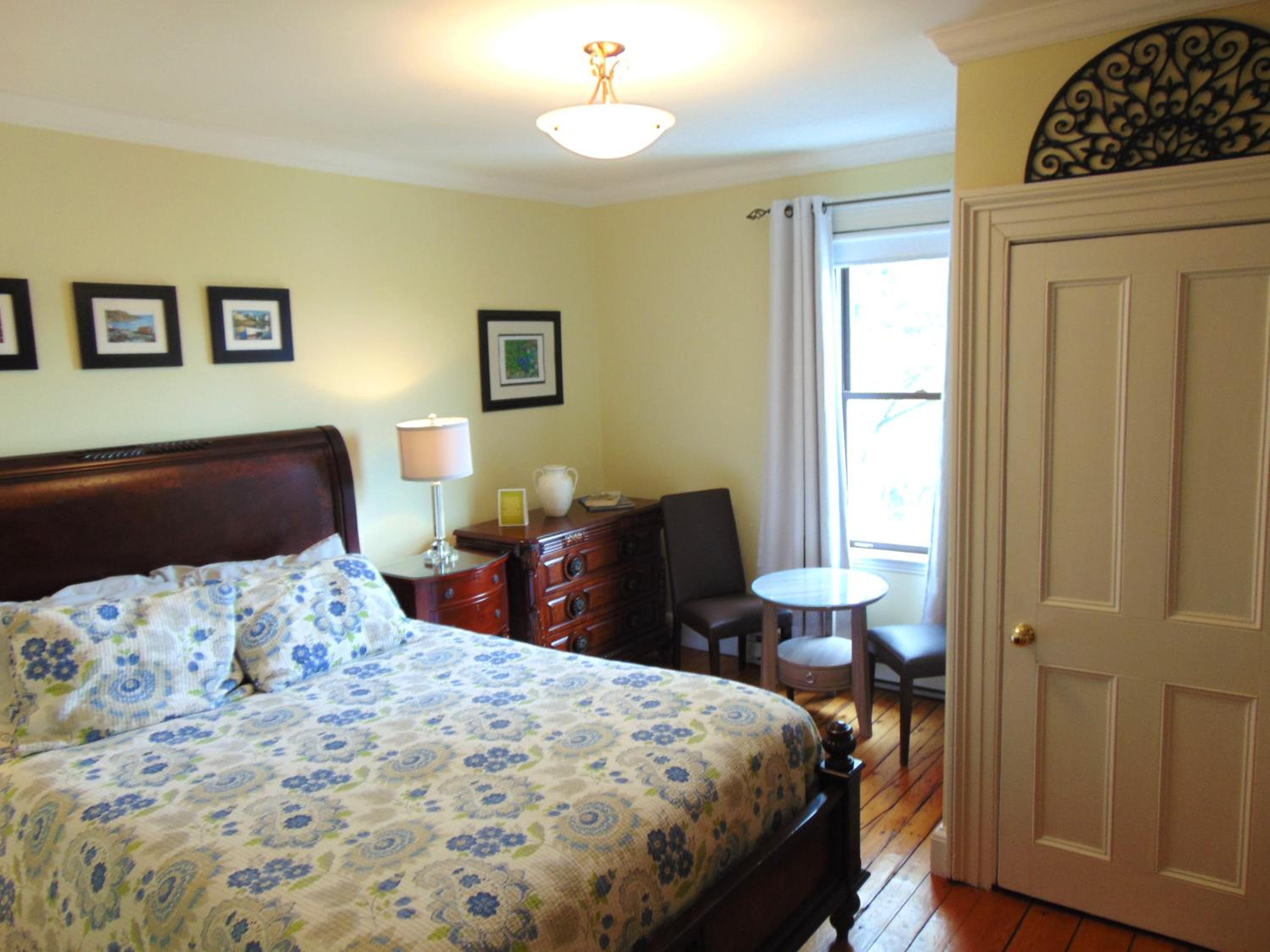 The Signal Hill Room