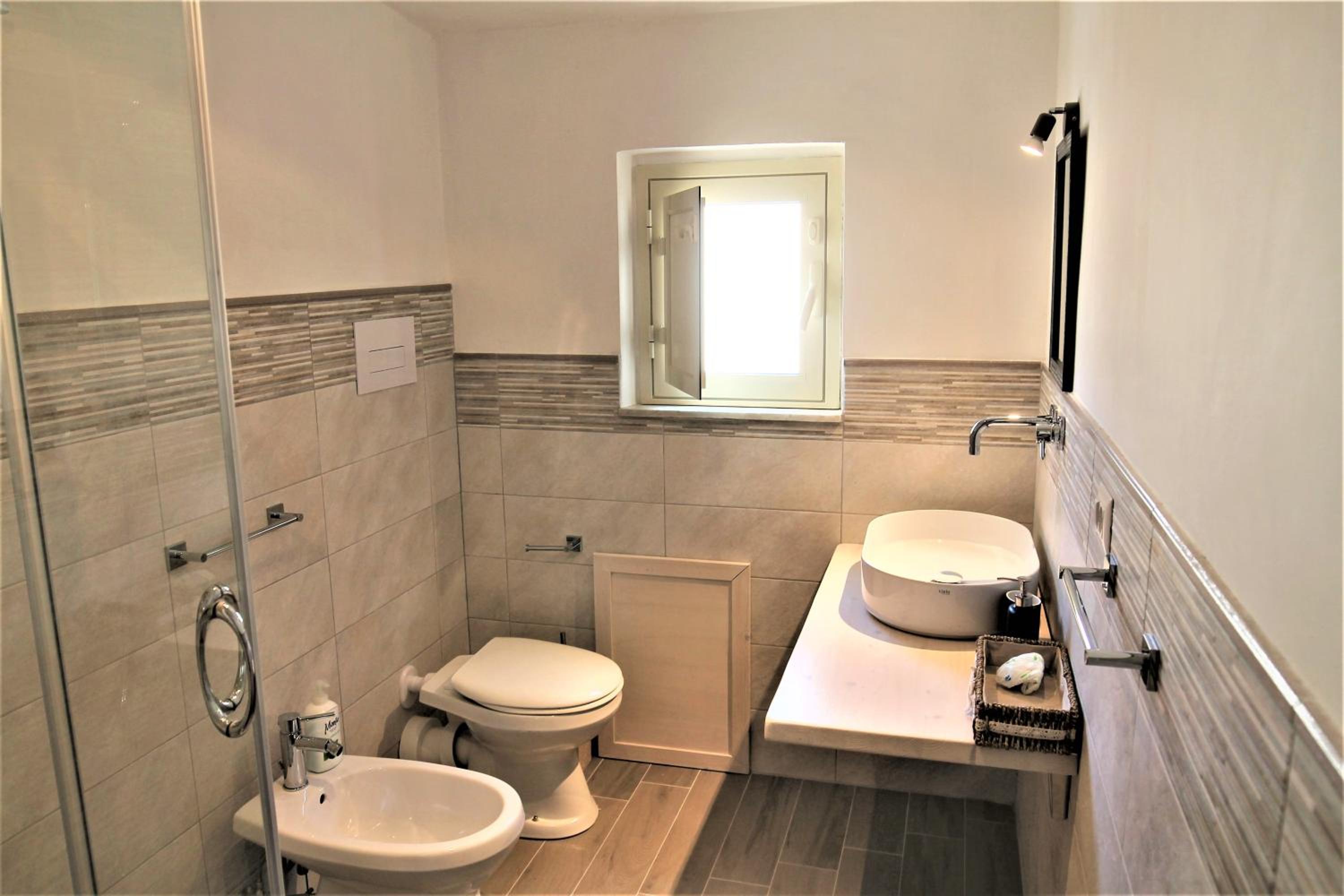 Deluxe Double or Twin Room - Photo 2