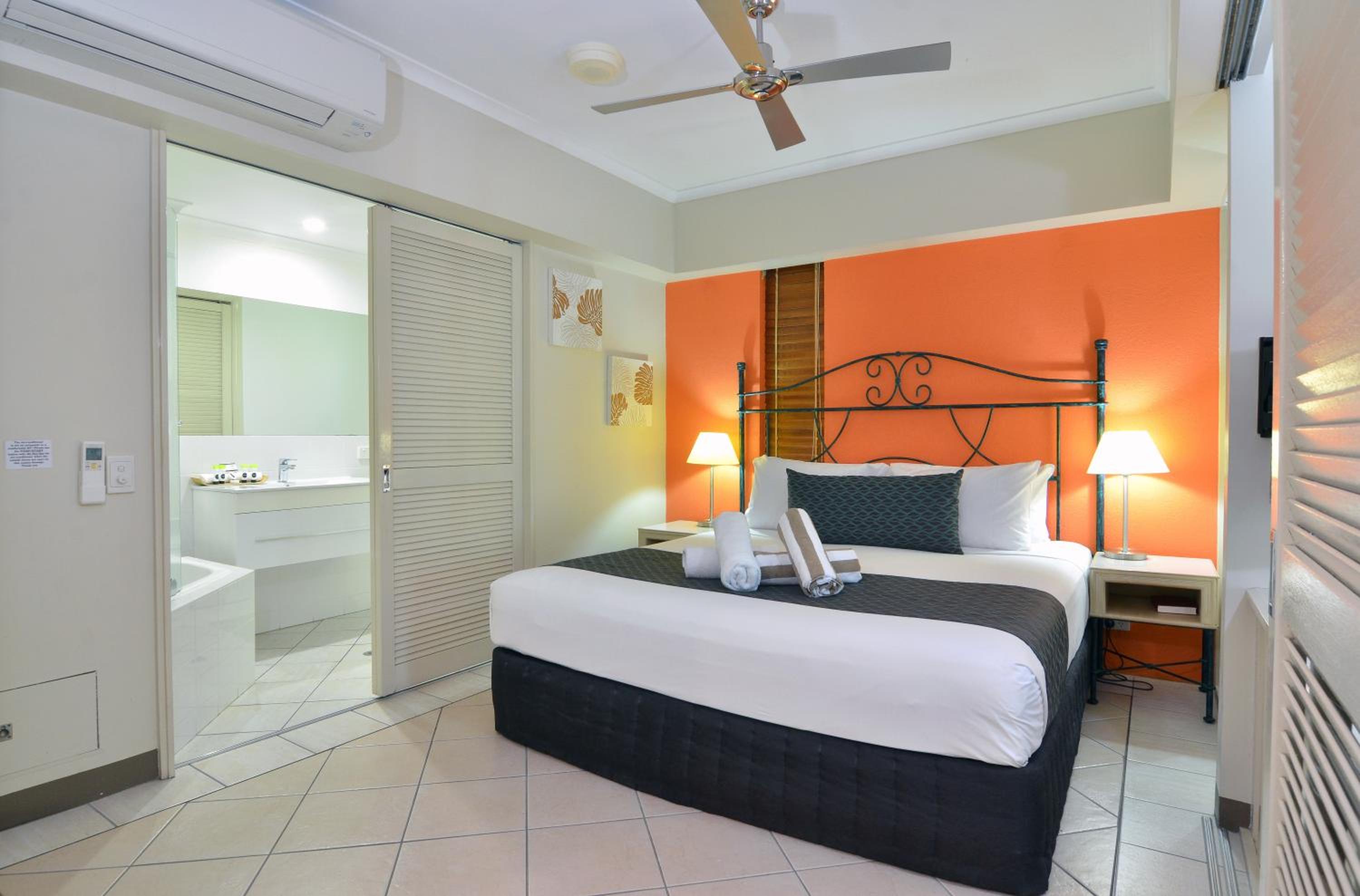 One-Bedroom Apartment with Spa Bath - Photo 6