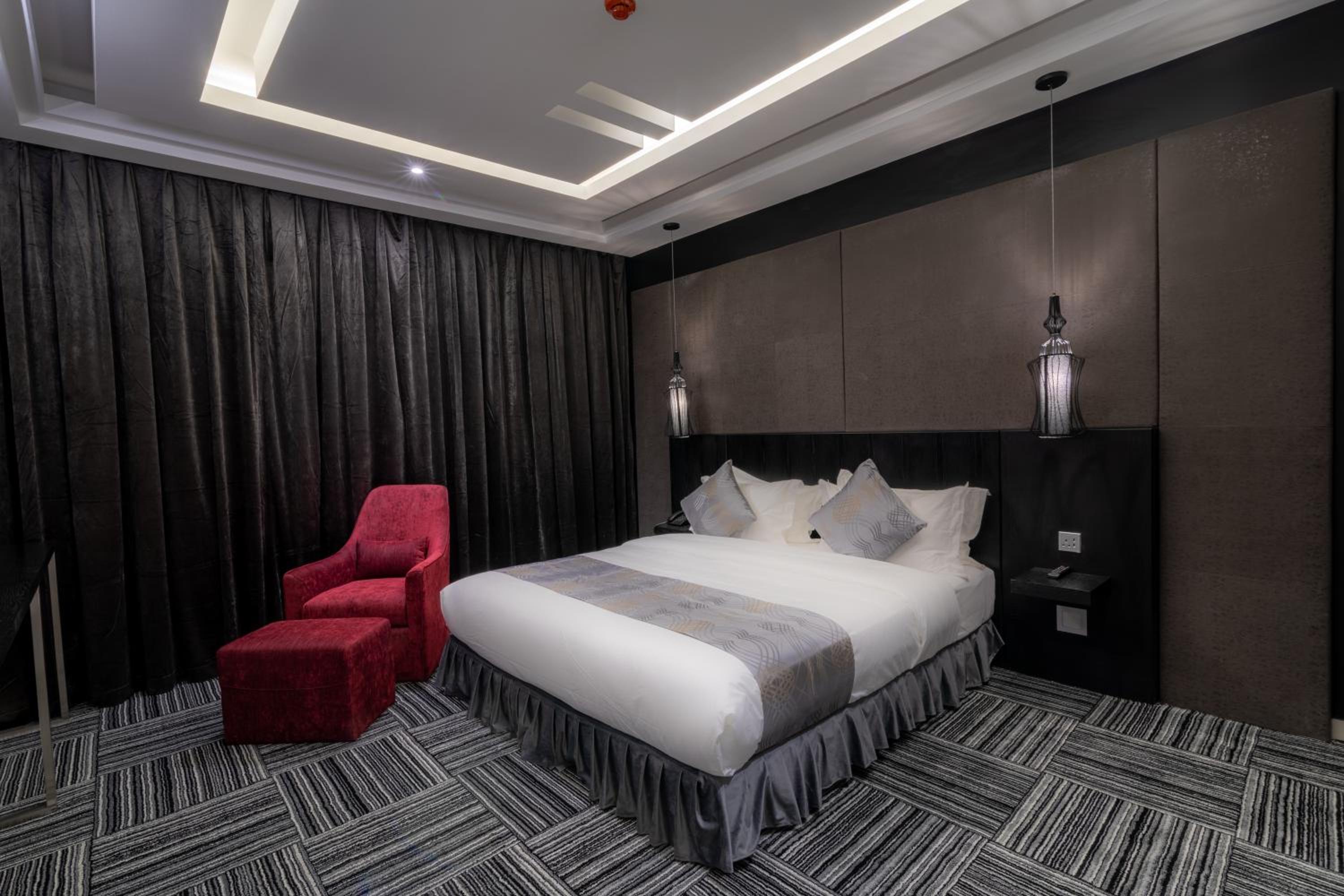 Deluxe Suite photo 2