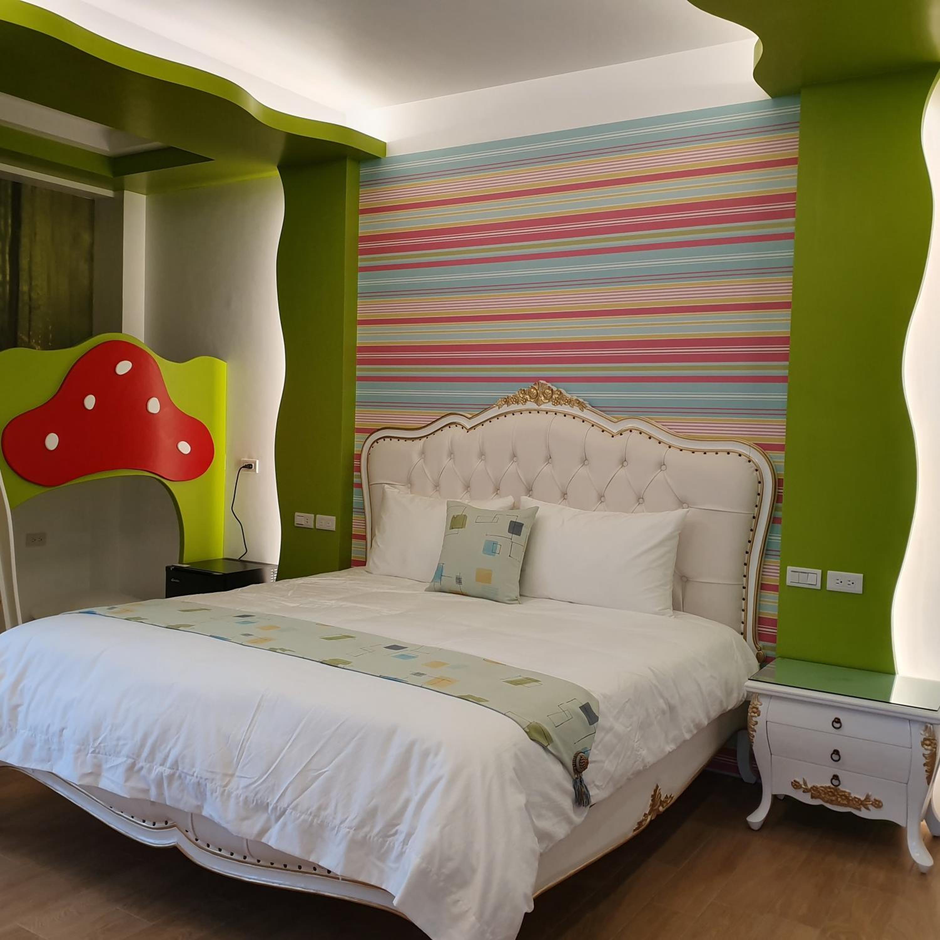 Queen Room with Balcony photo 3