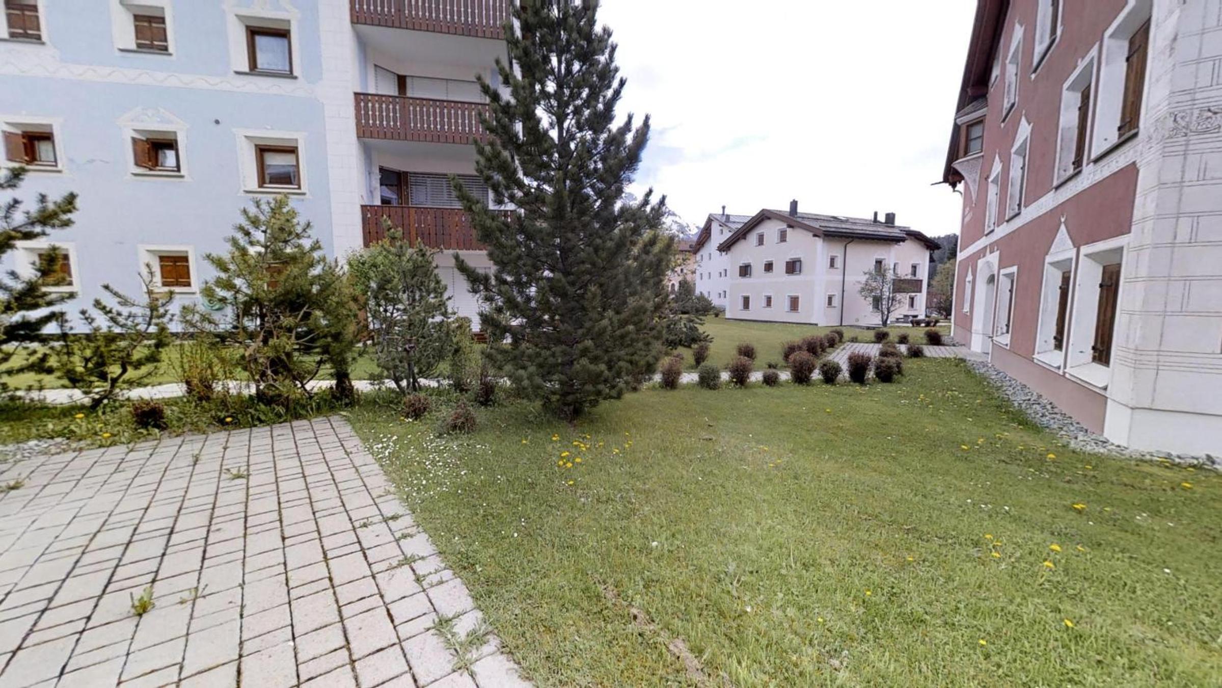 Apartment with Mountain View photo 2