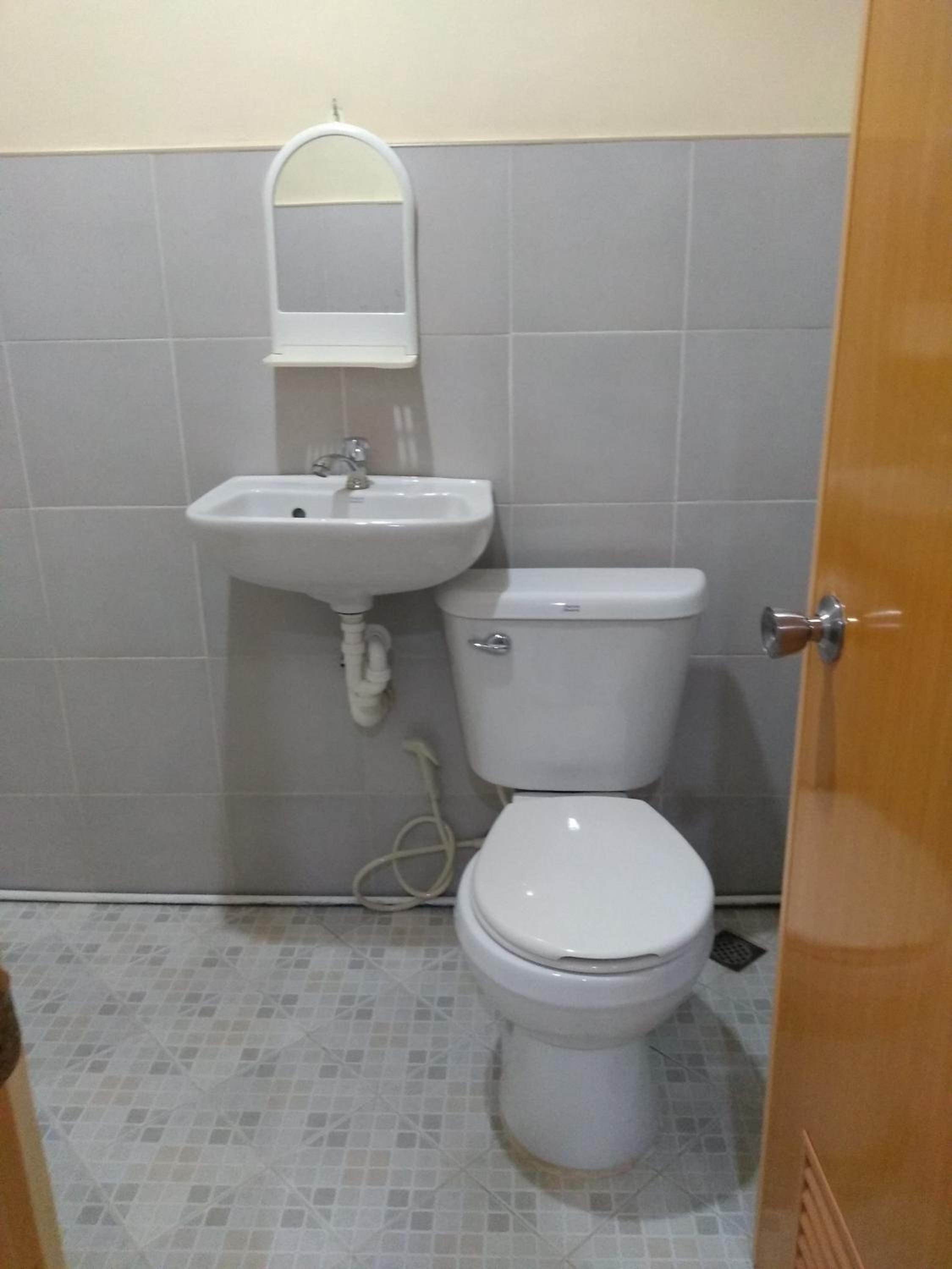 Quadruple Room with Private Bathroom photo 1
