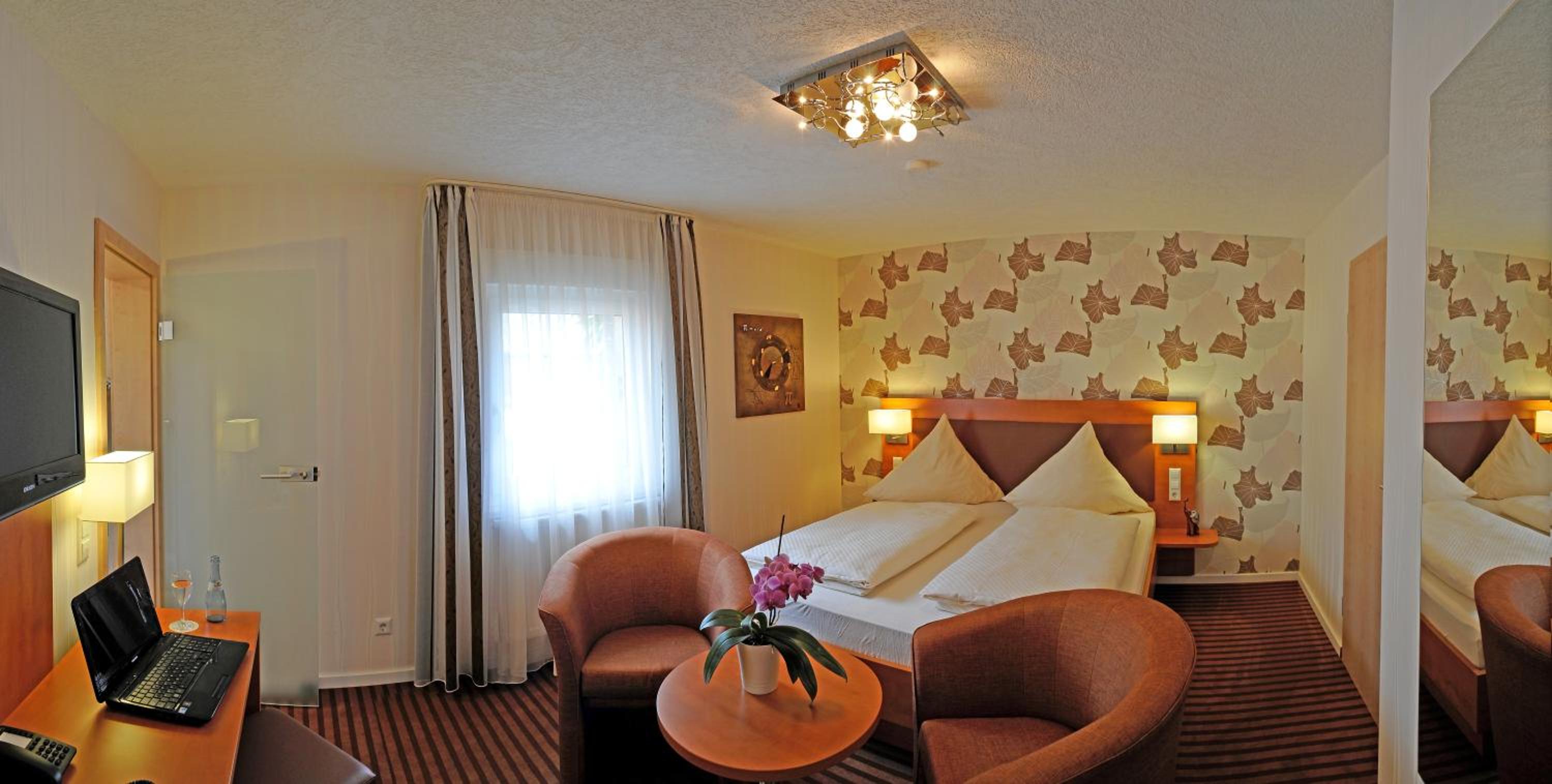 Double Room - Photo 7