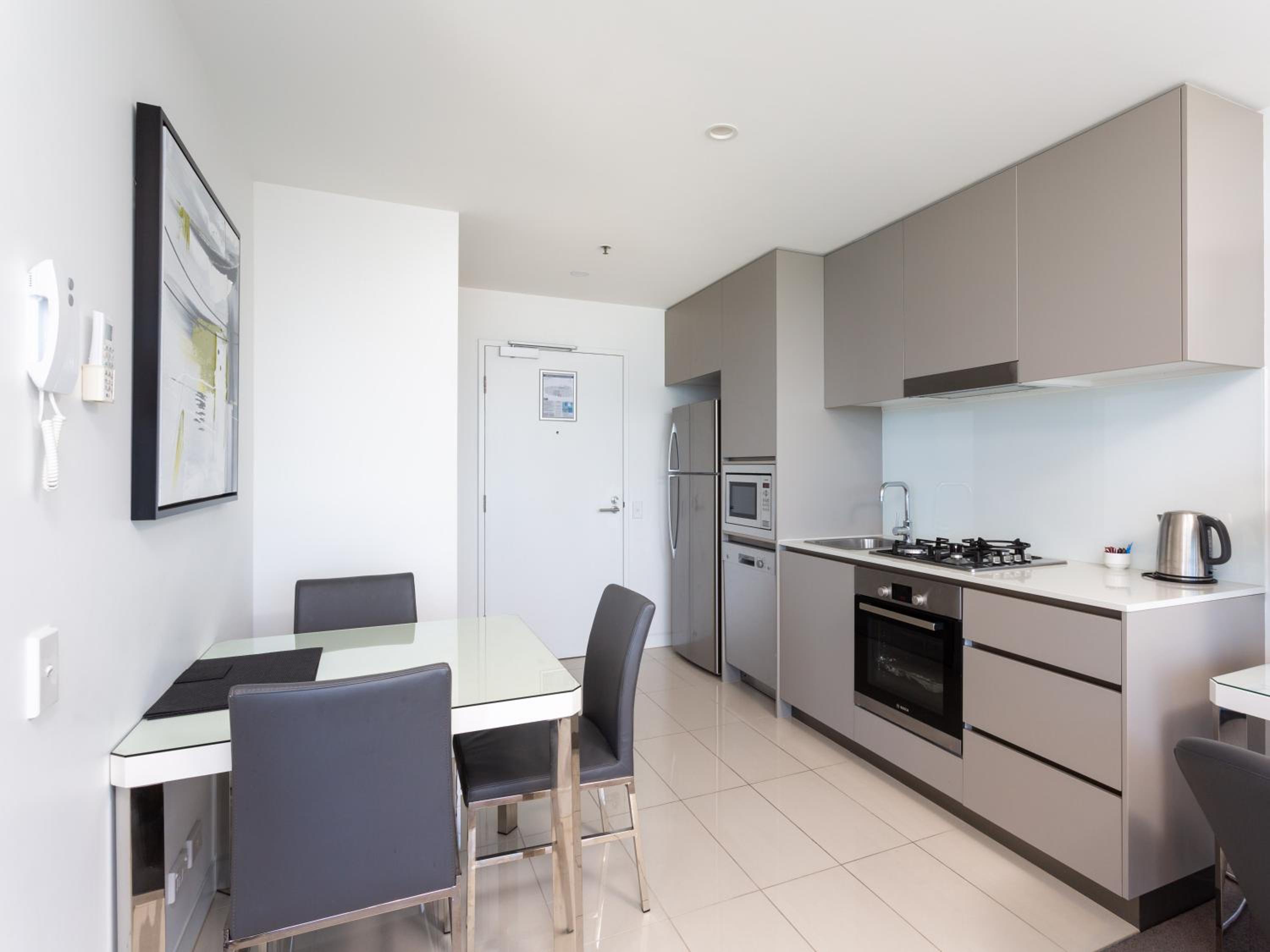 High Level Apartment with Sea View - Photo 9
