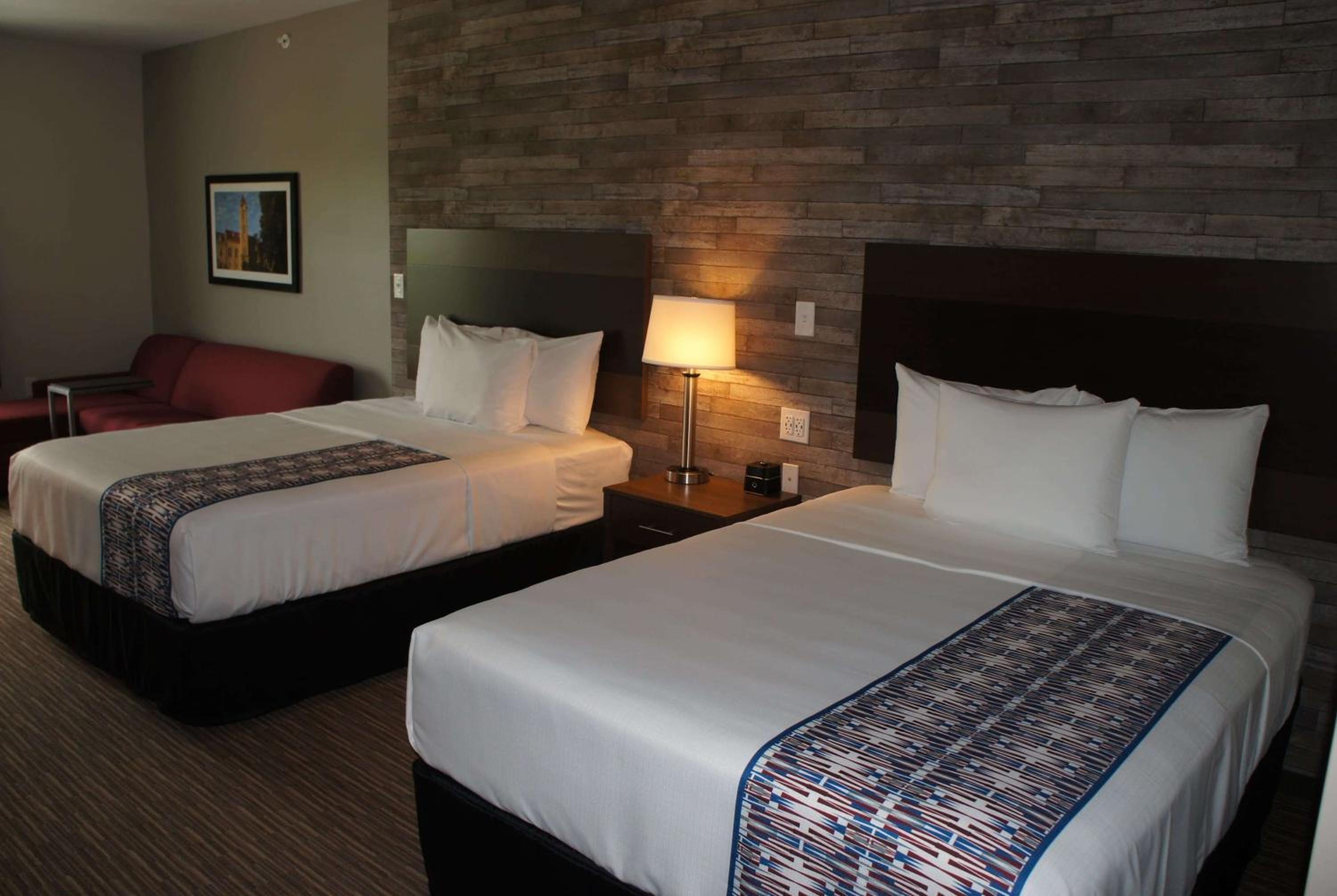 Queen Room with Two Queen Beds - Non-Smoking - Photo 1