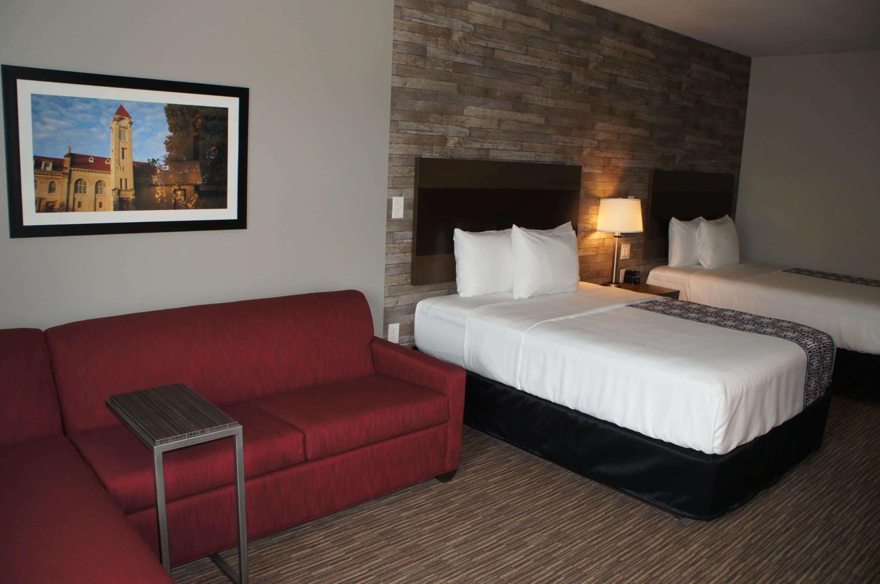 Queen Room with Two Queen Beds and Bath Tub with Grab Bars - Mobility Accessible/Non-Smoking - Photo 1