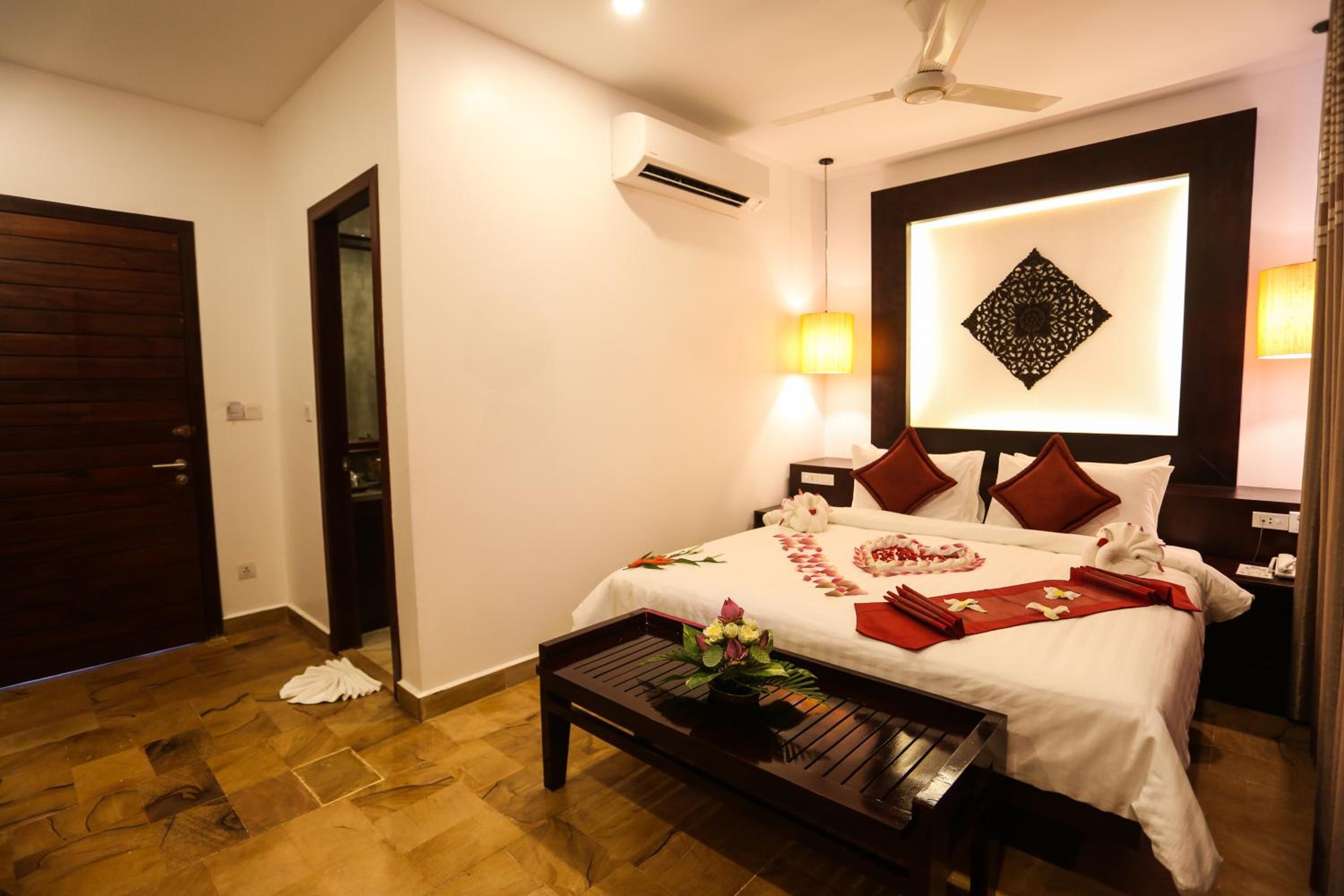 Deluxe Double Room With Pool View - Free Pick Up