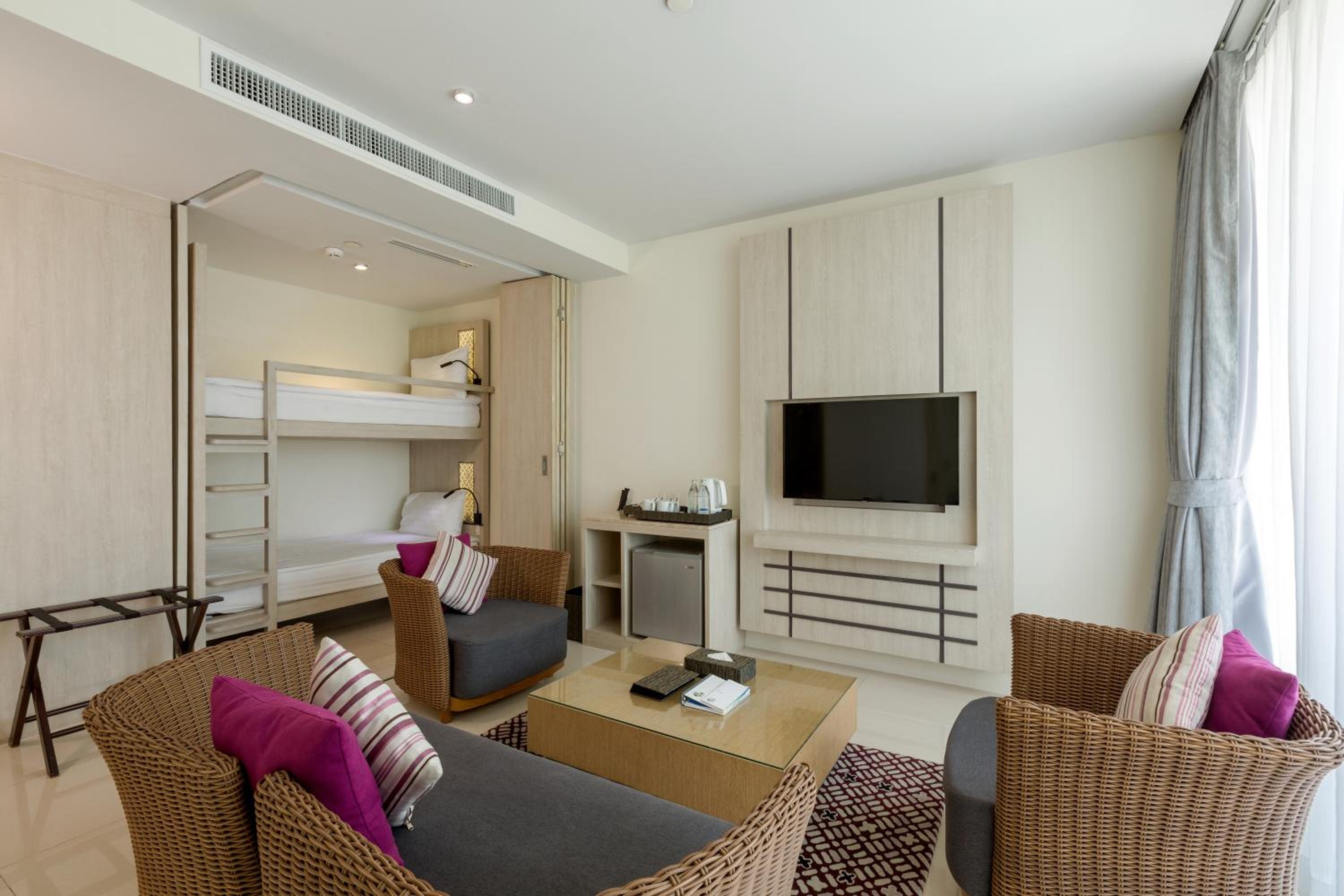 Executive 1 Bedroom Family Suite with Balcony