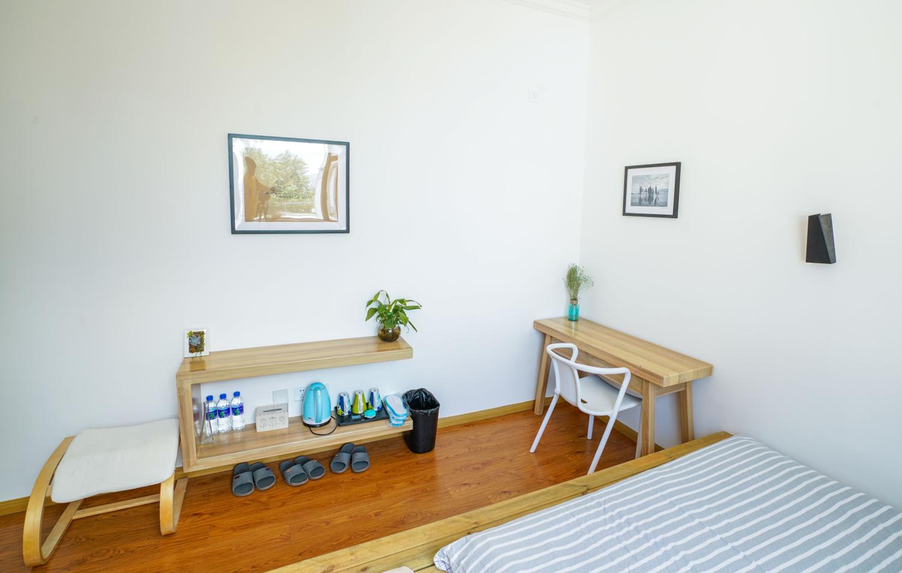 Family Room with Private Bathroom photo 3