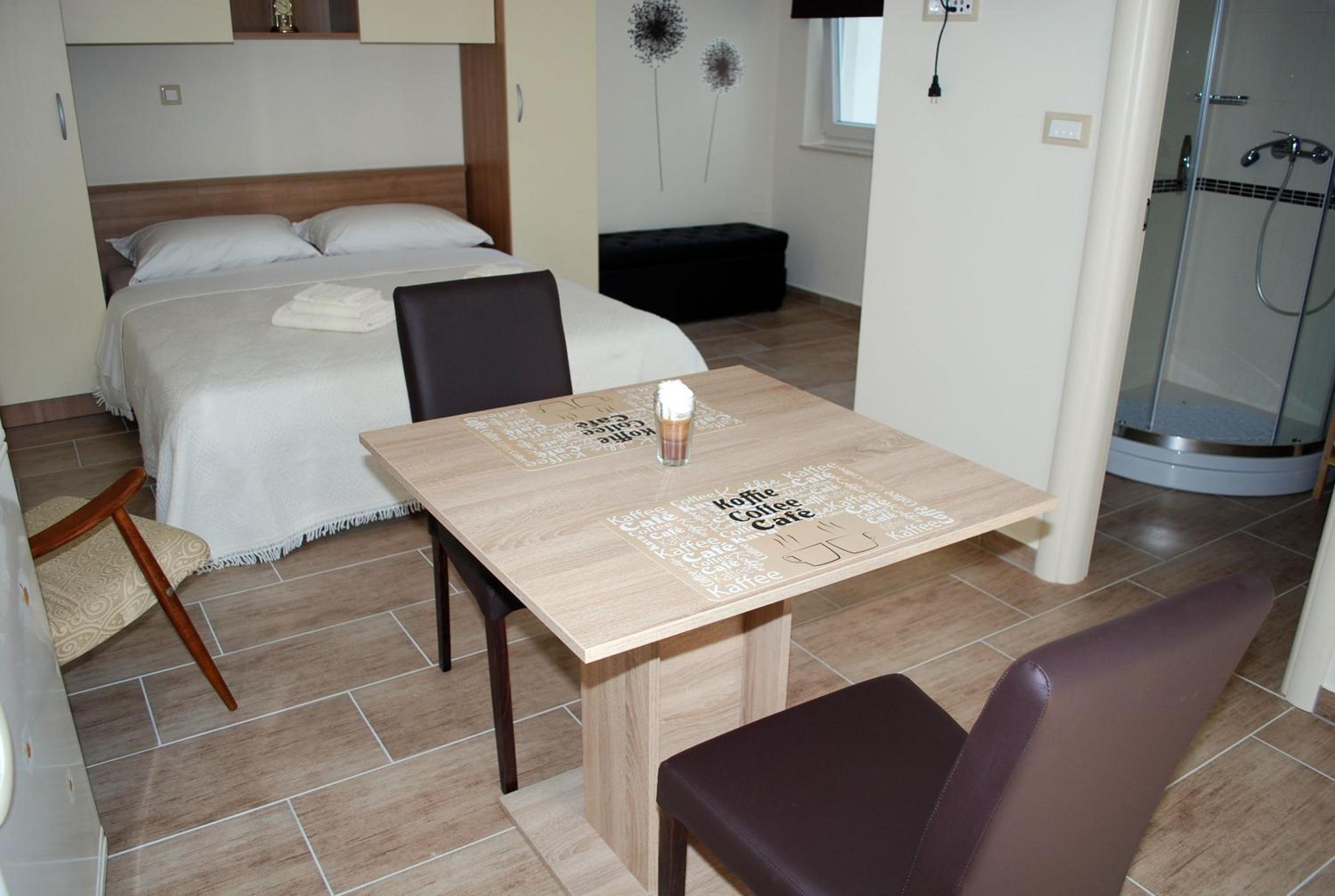 One-Bedroom Apartment photo 3
