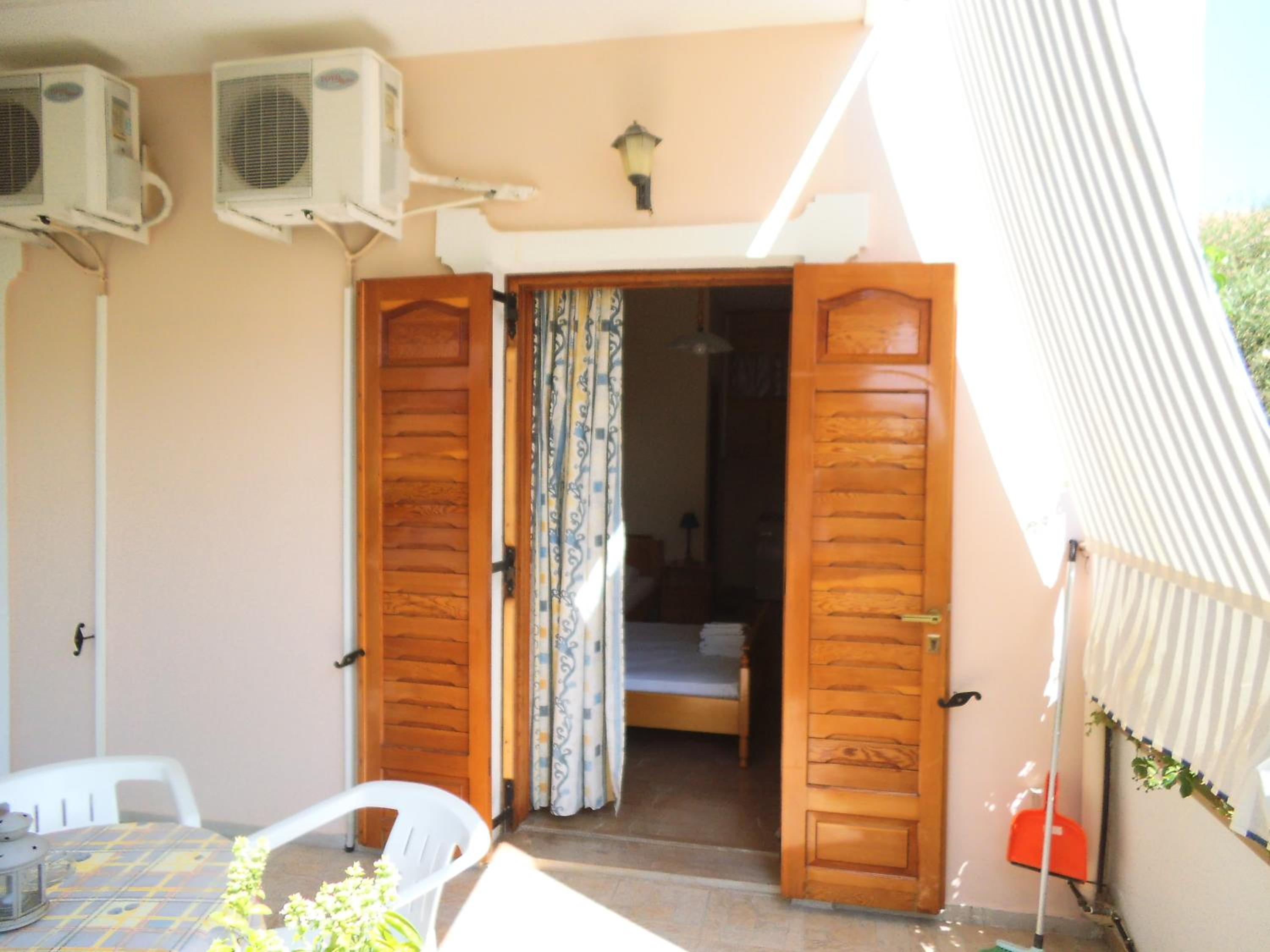 Studio (2 Adults) photo 2