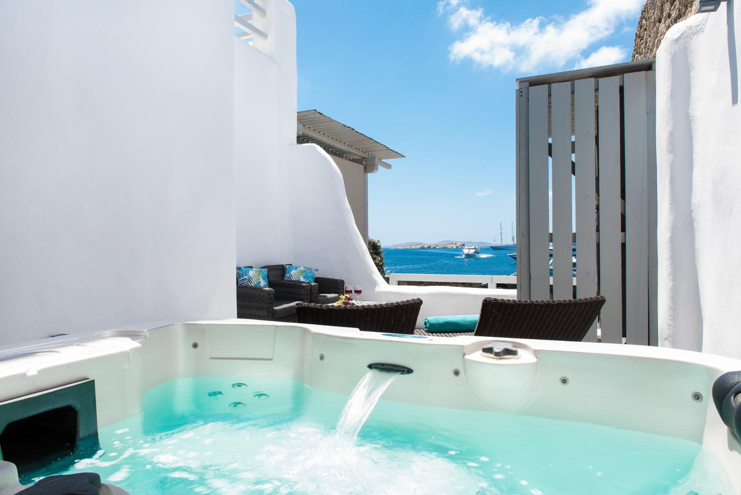 Junior Suite Side Sea View with Outdoor Hot Tub photo 2