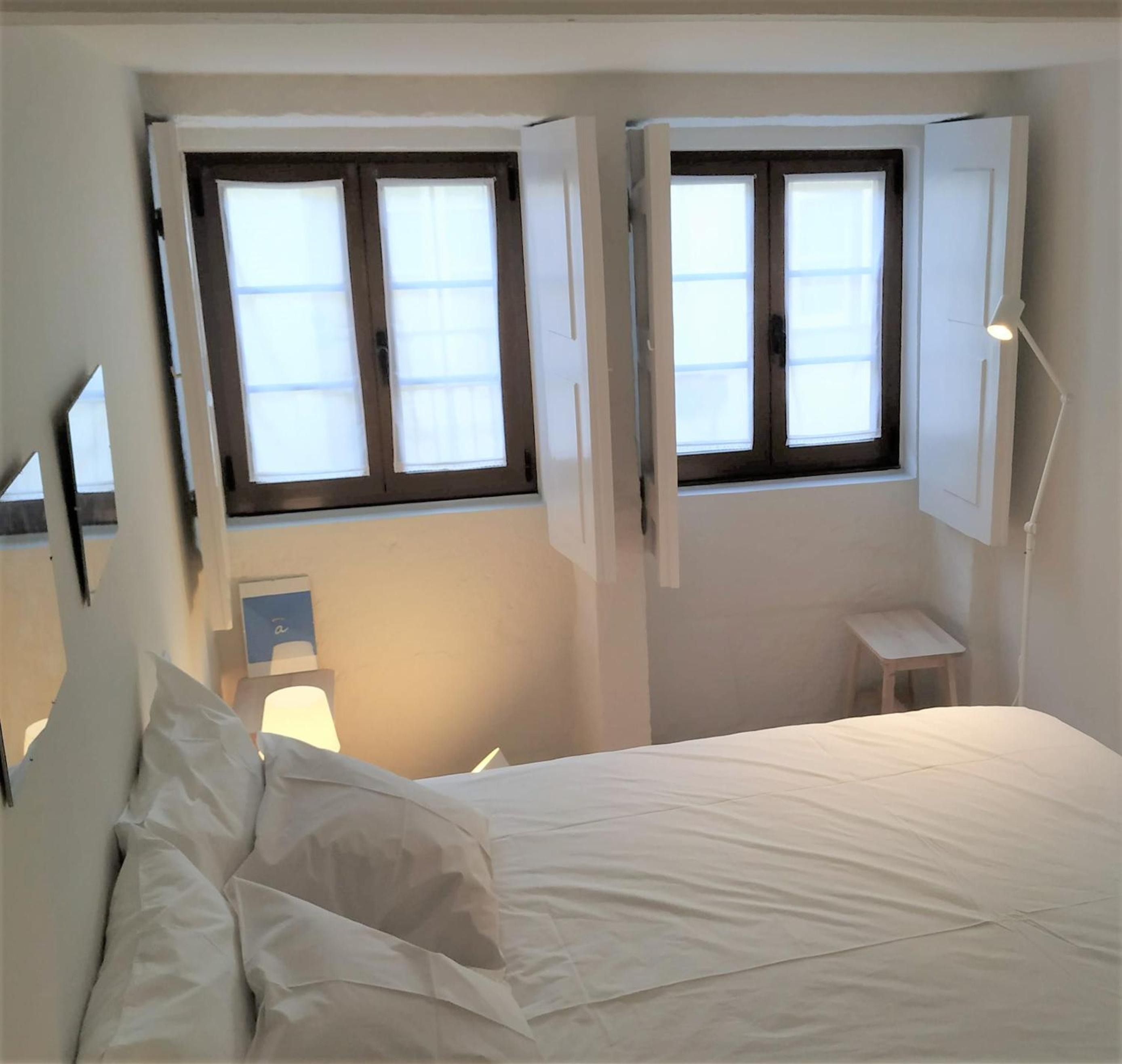 Apartment with Balcony - Photo 20