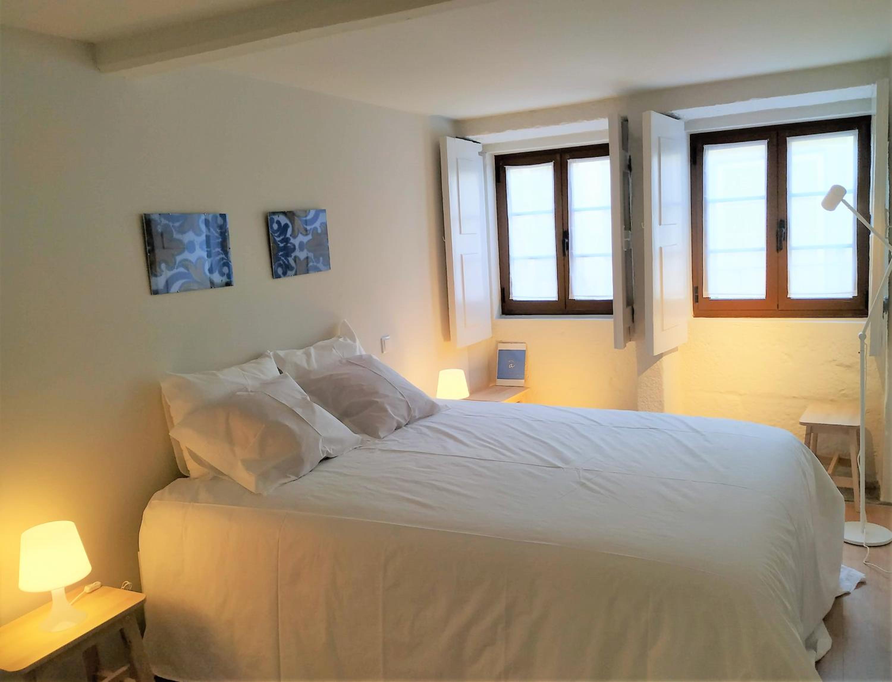 Apartment with Balcony - Photo 18