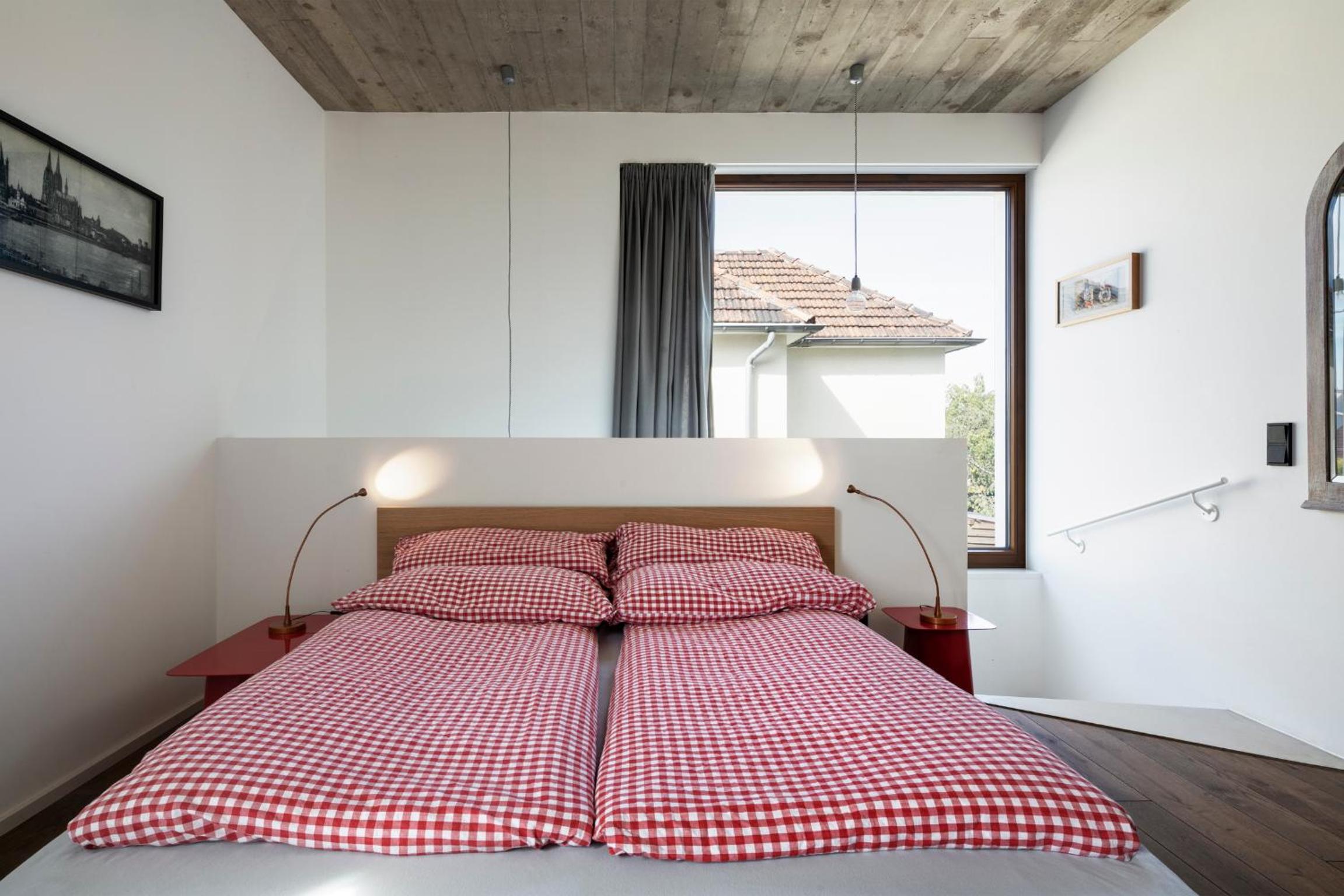 One-Bedroom Apartment - Photo 43