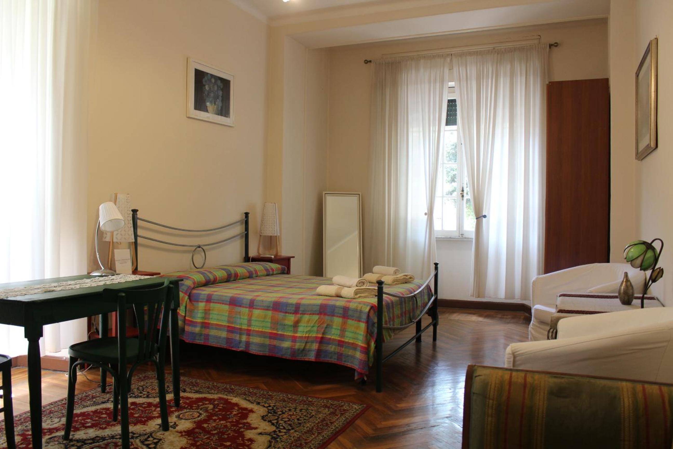 Double Room with Private Bathroom photo 2
