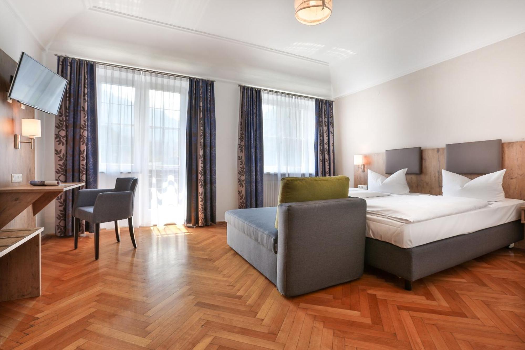 Double Room with Lake View photo 2