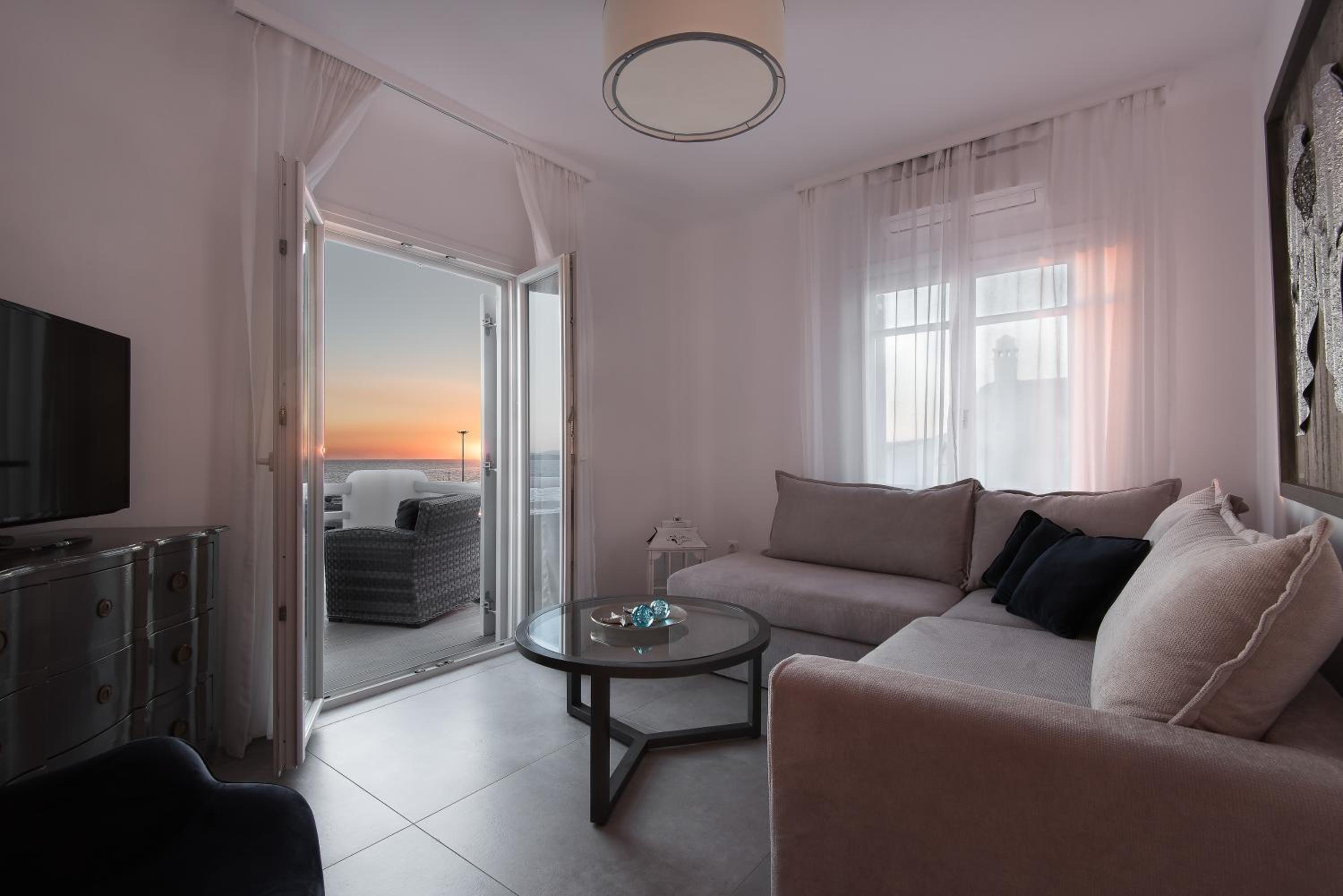 Grand Suite Sea View with Outdoor Hot Tub  photo 3