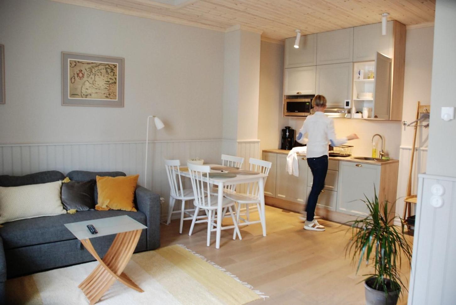 Studio Apartment - Photo 1
