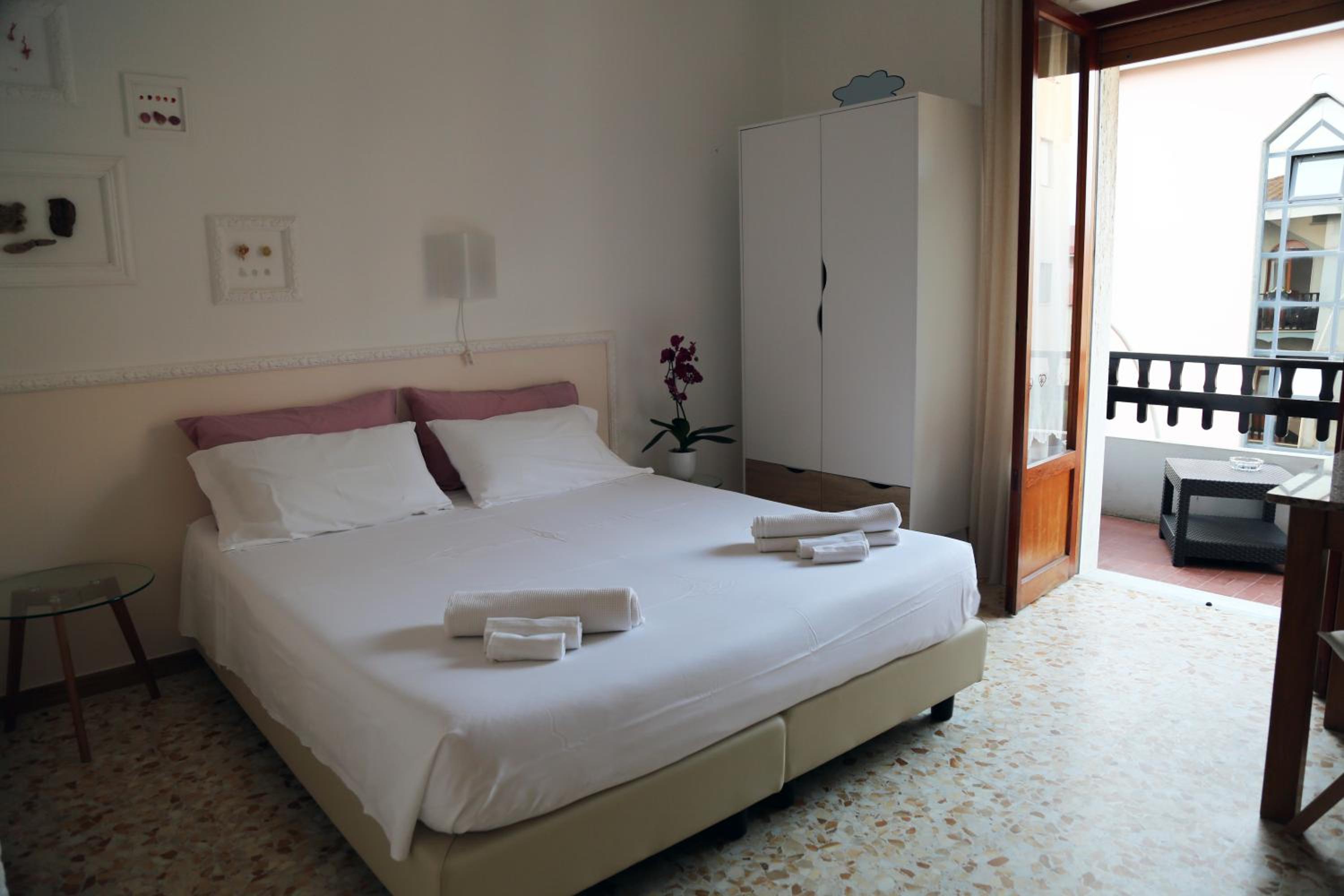Studio Apartment with Sea View photo 1