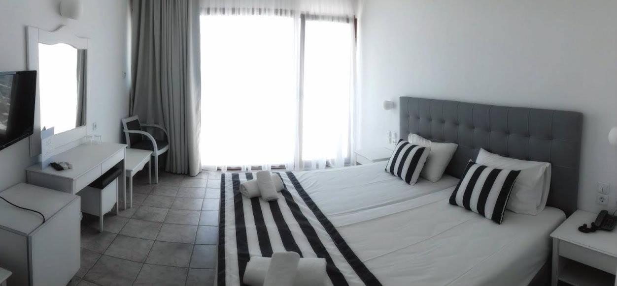 Double Room with Sea View photo 1
