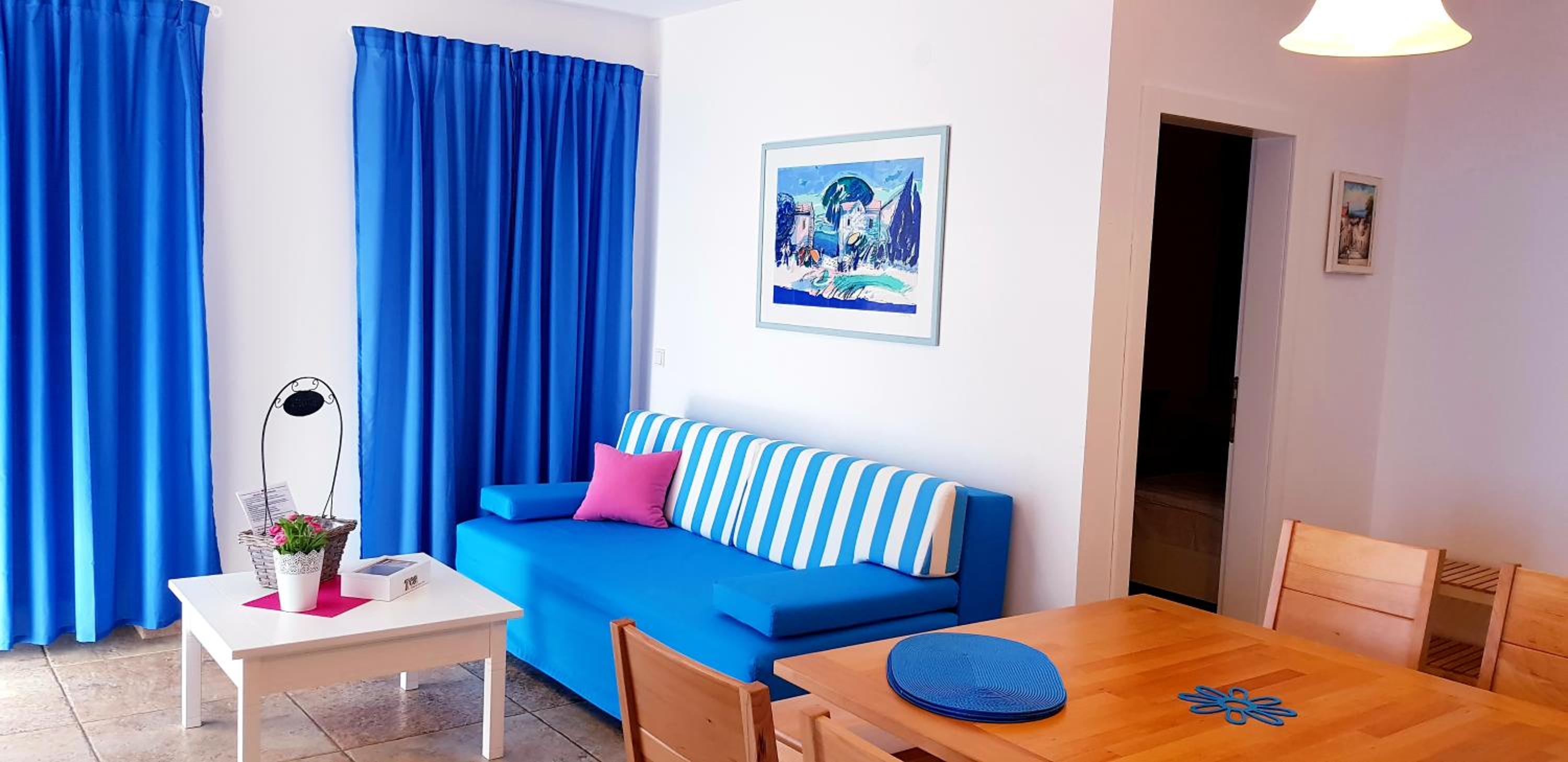 Two-Bedroom Apartment with Pool View 6