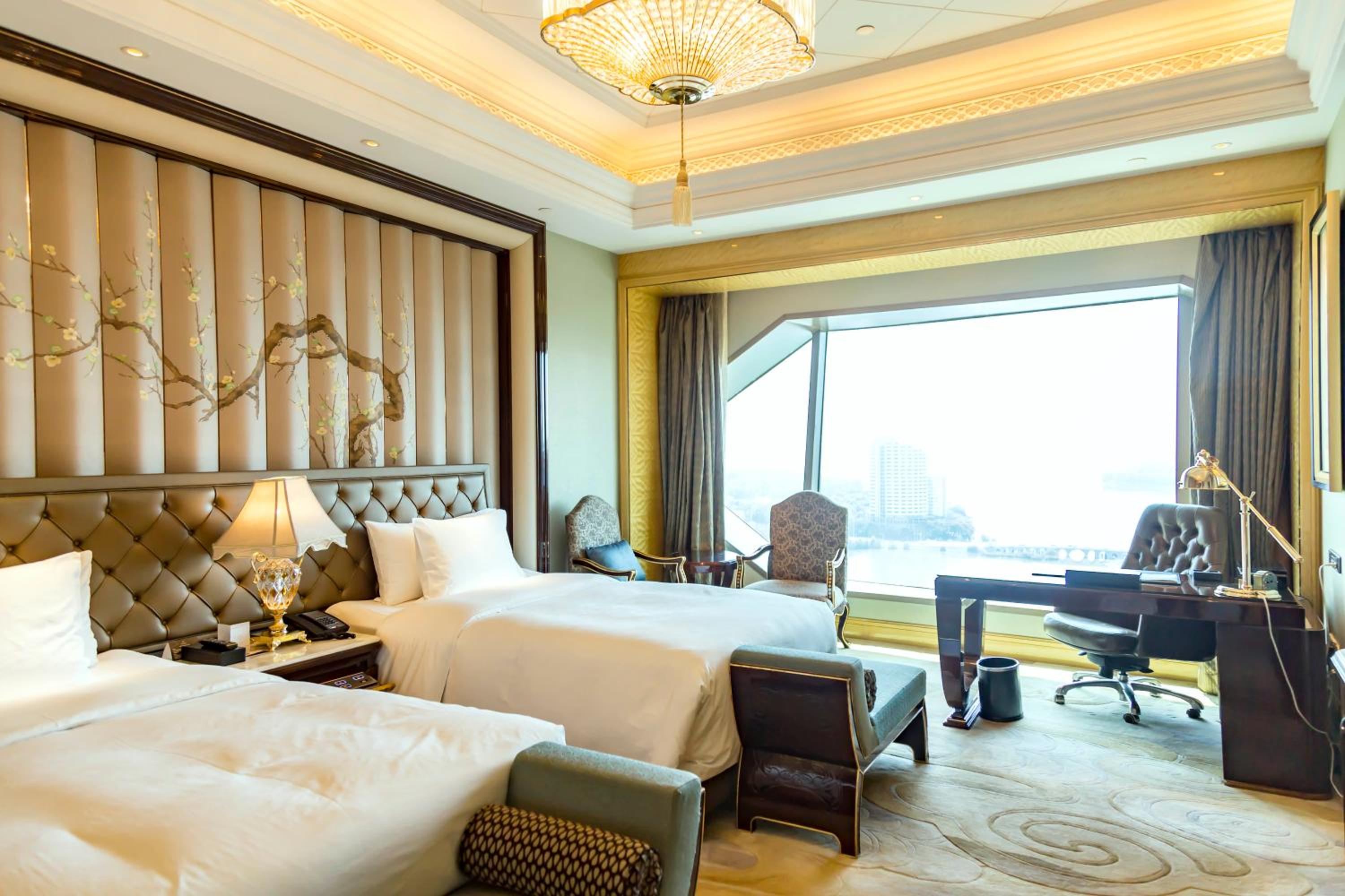 Executive Twin Room with Lake View photo 1