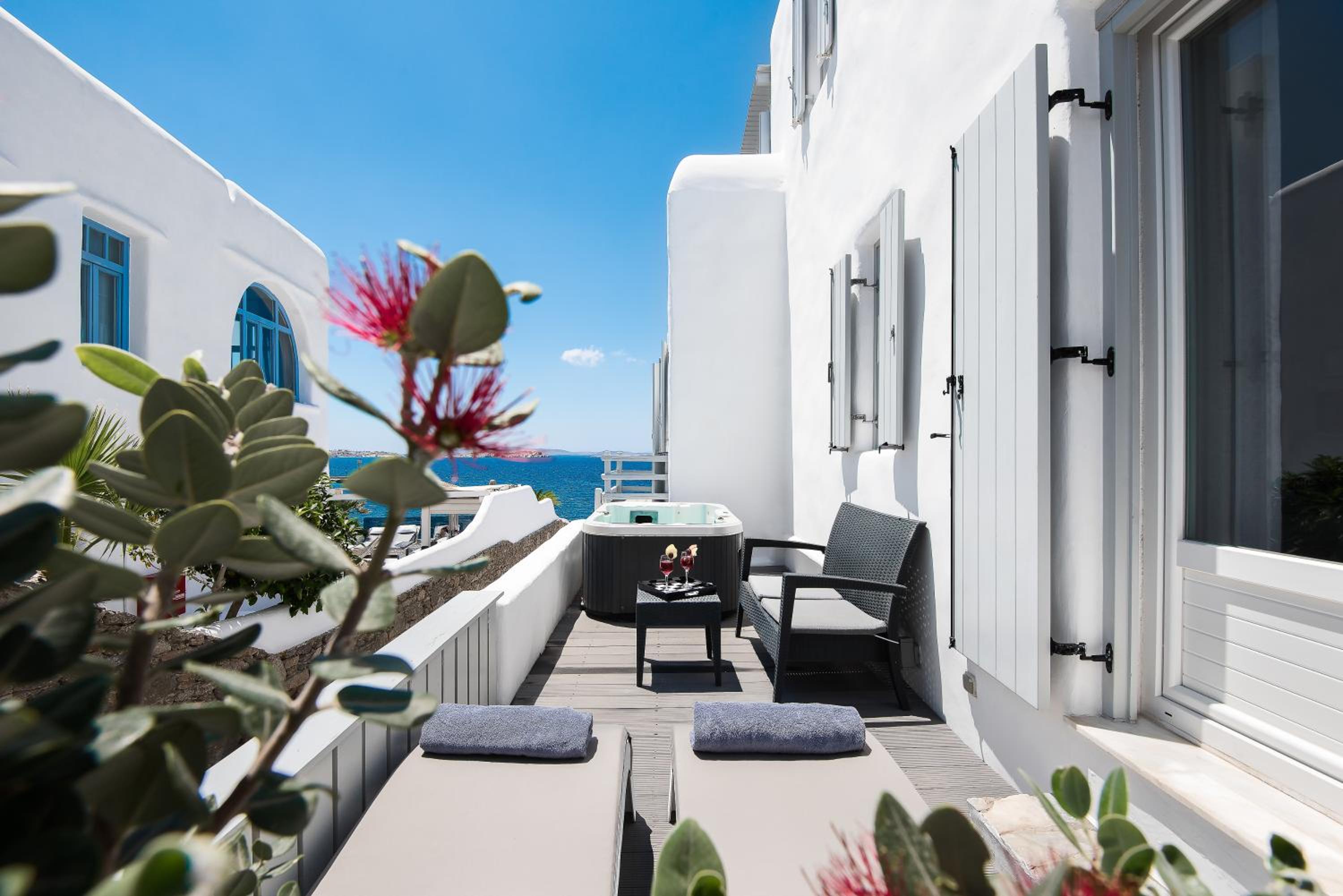 Superior Double Room Side Sea View with Outdoor Hot Tub - Photo 6