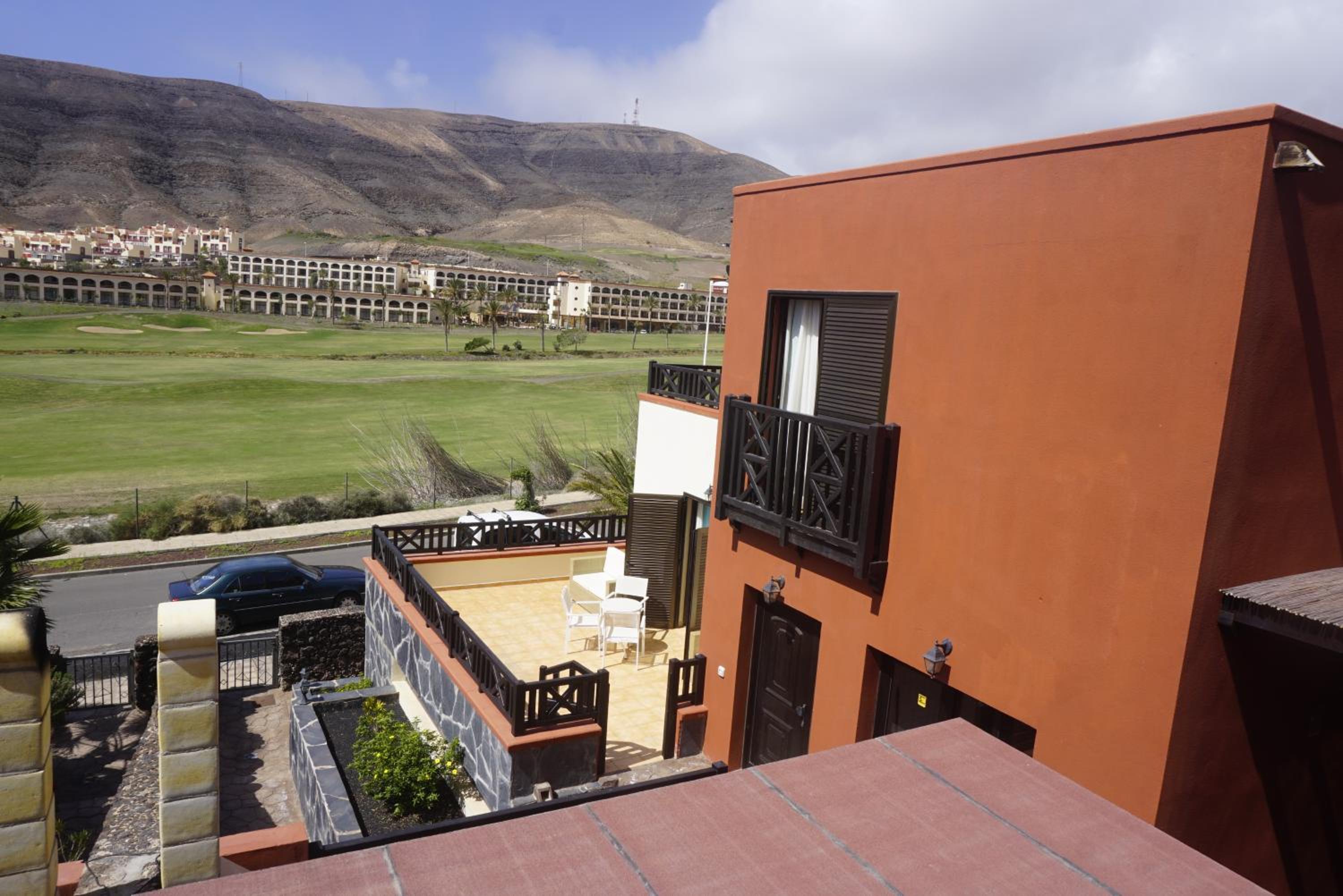 Villa photo 3