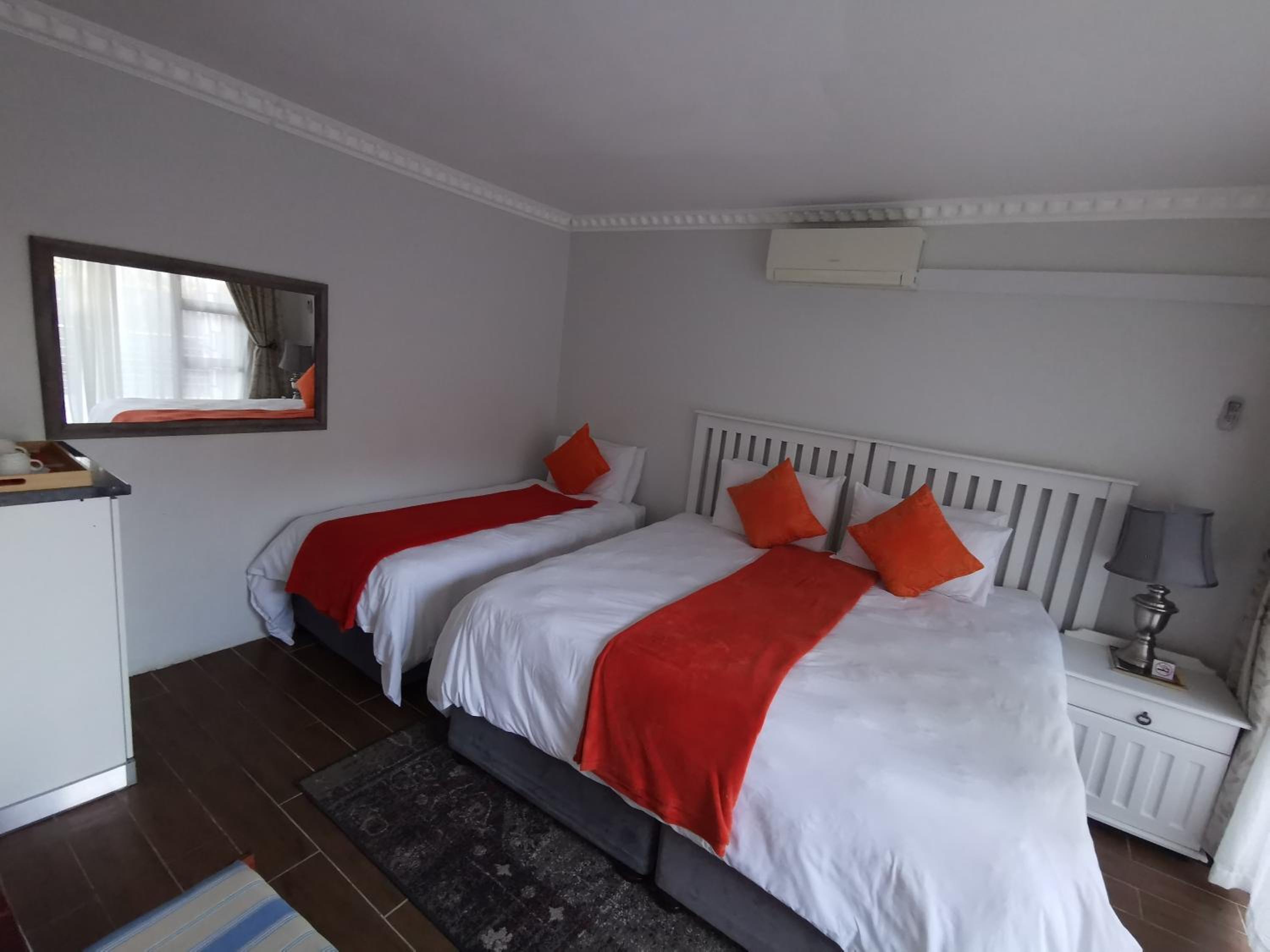Deluxe King Room - Photo 1