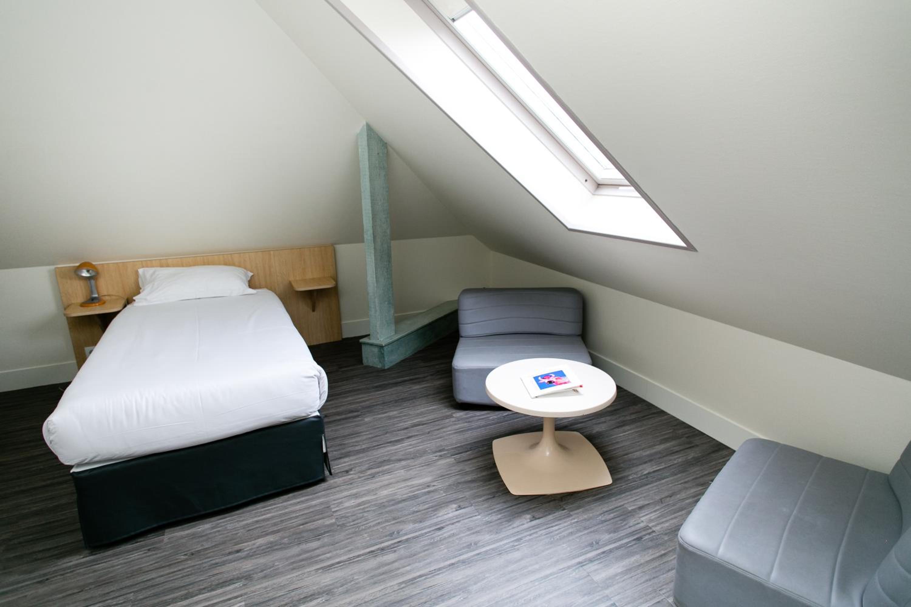 Quadruple Room with Shower - Photo 3