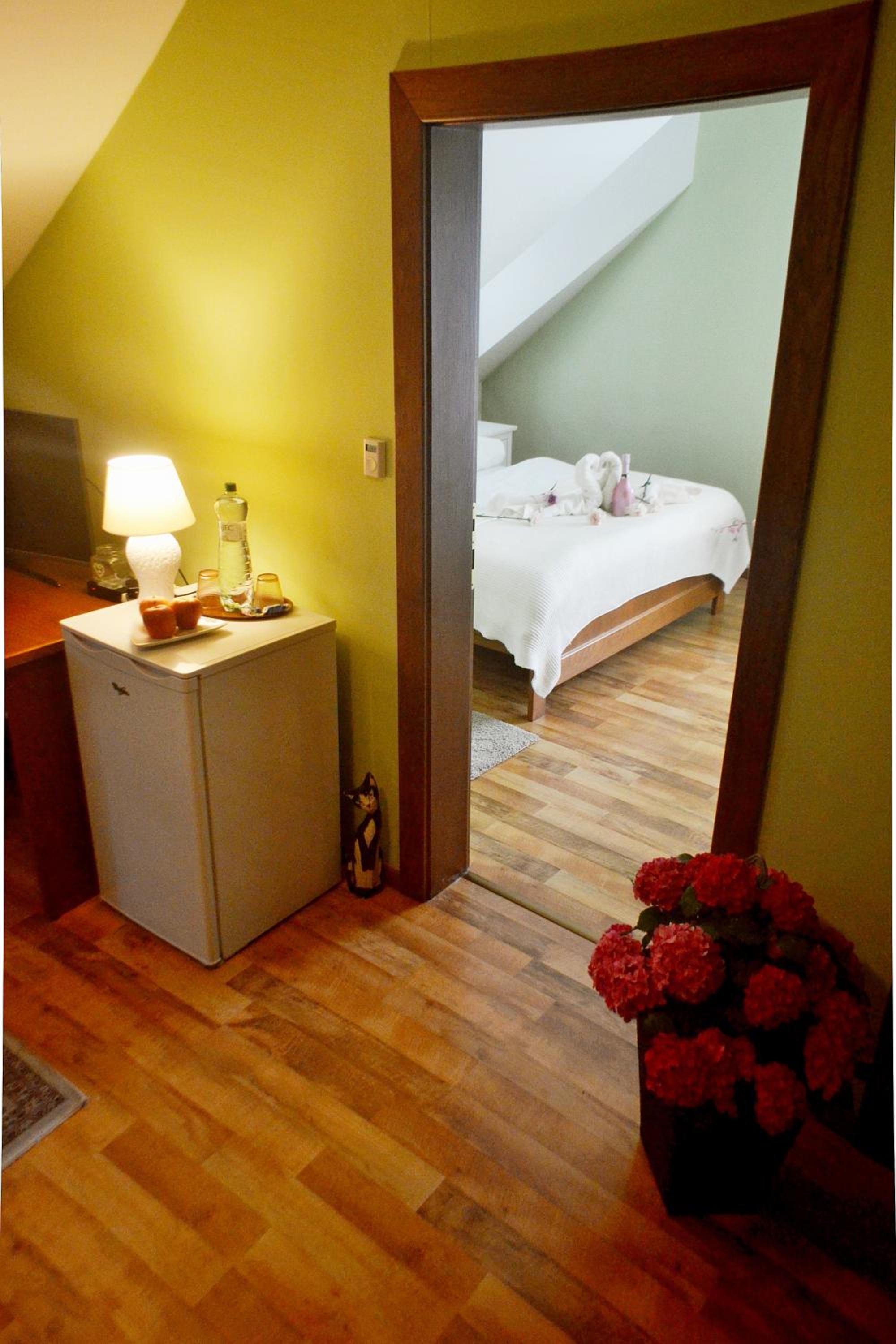 One-Bedroom Apartment photo 2