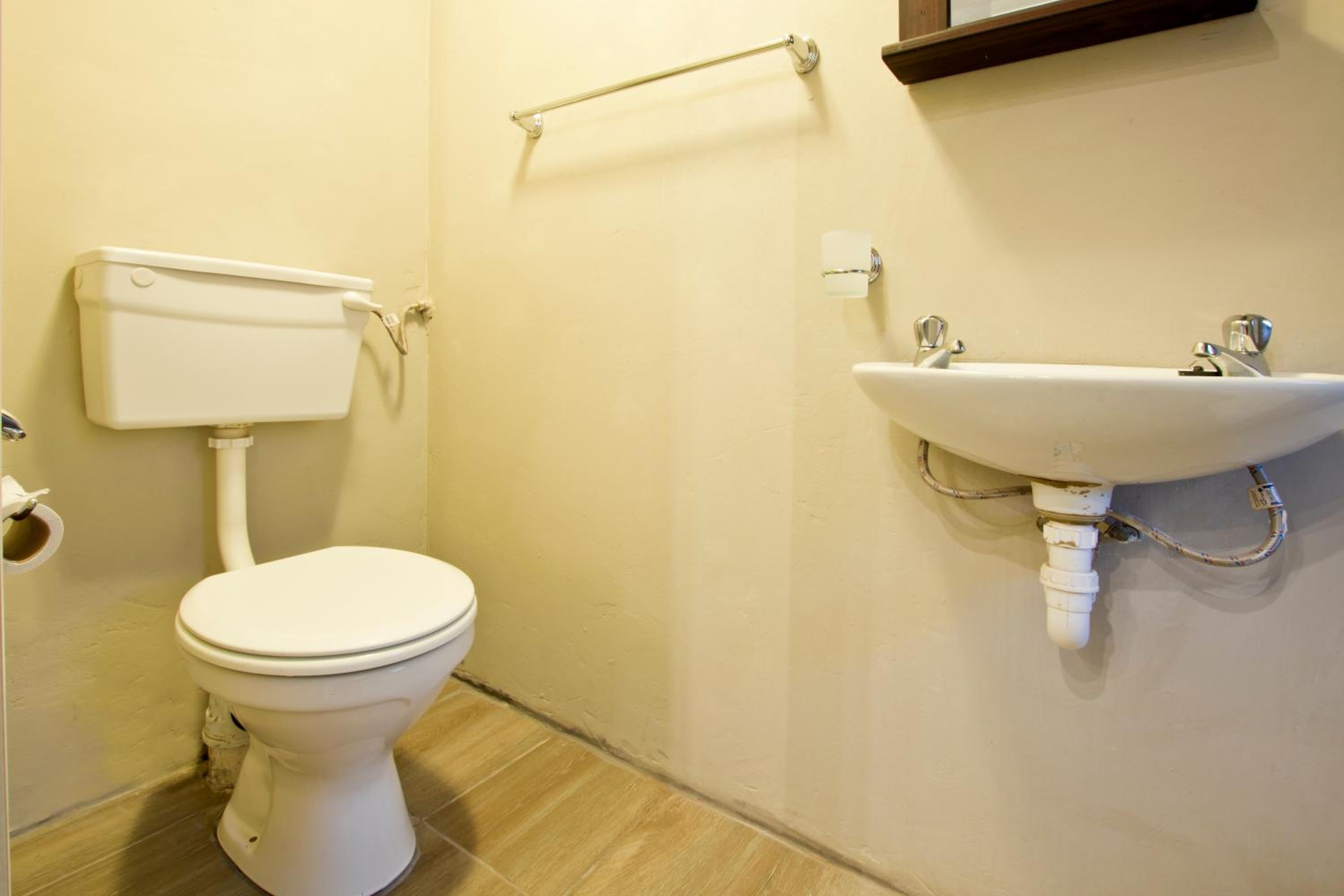Twin Room - Photo 15