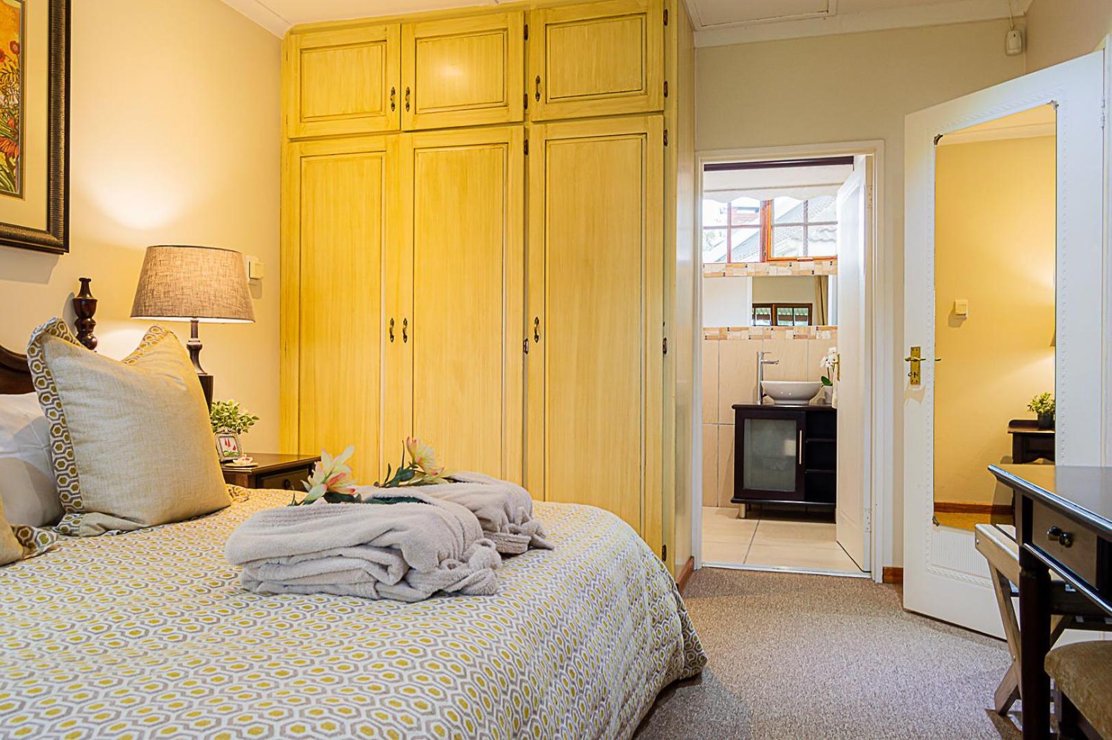 Deluxe King Room - White Egret Cottage photo 2
