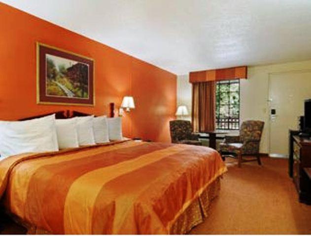 King Room- Non-Smoking - Photo 3
