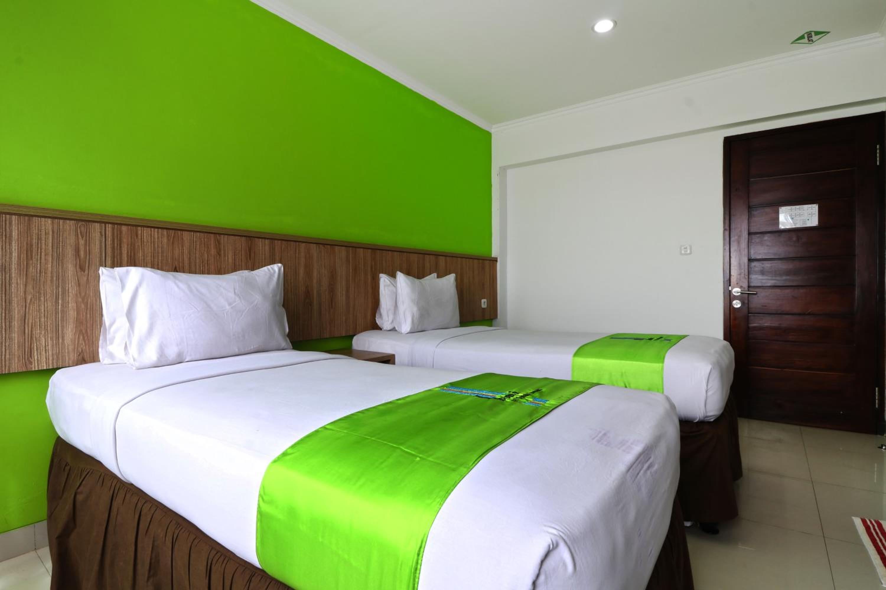 Deluxe Twin Room - Photo 7