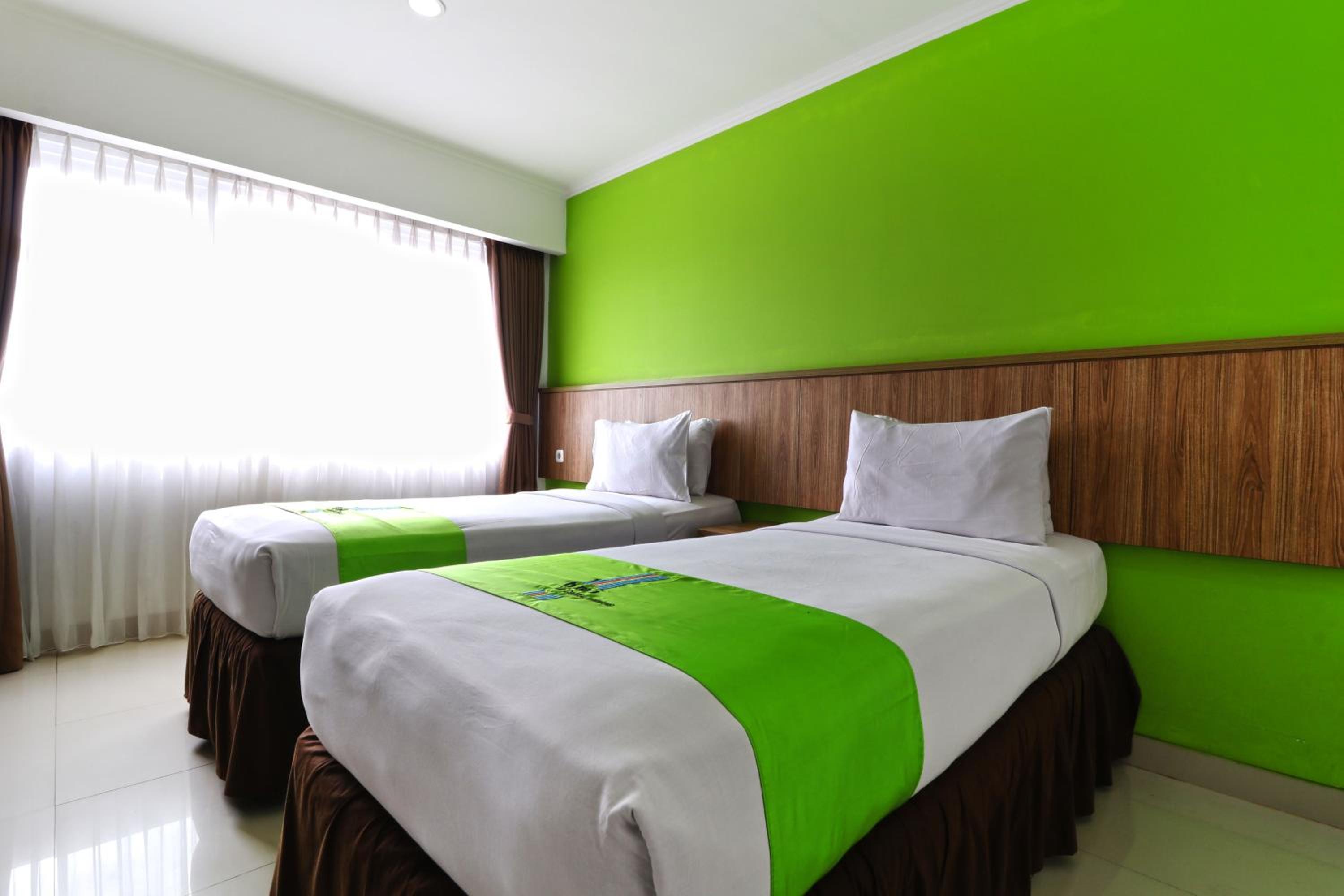 Deluxe Twin Room - Photo 8
