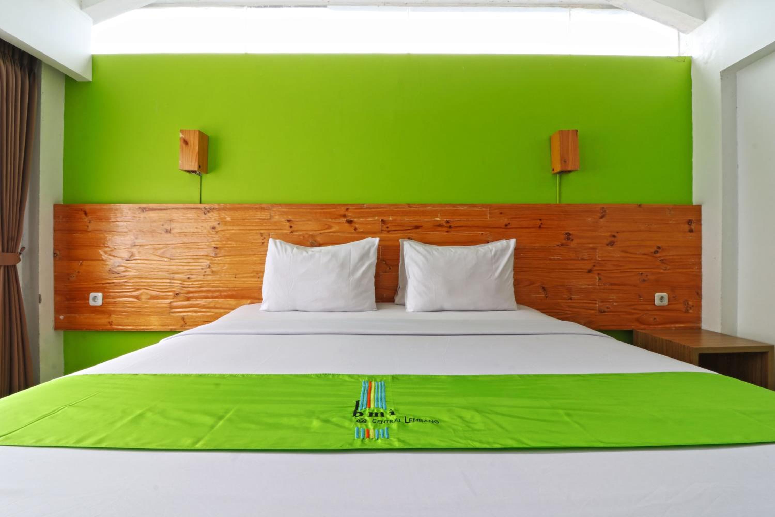 Deluxe King Room - Photo 5