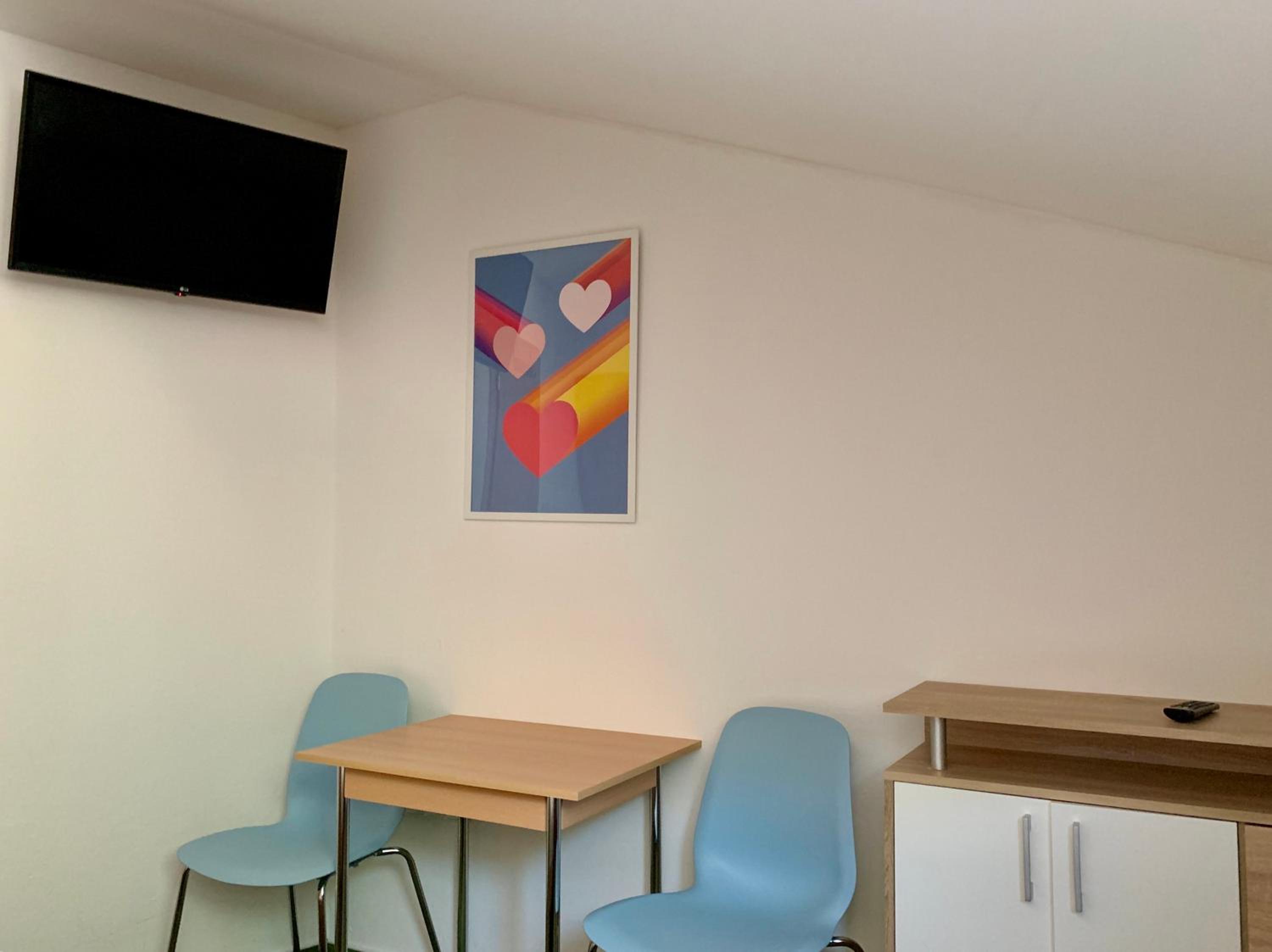 Standard Twin Room - Photo 3