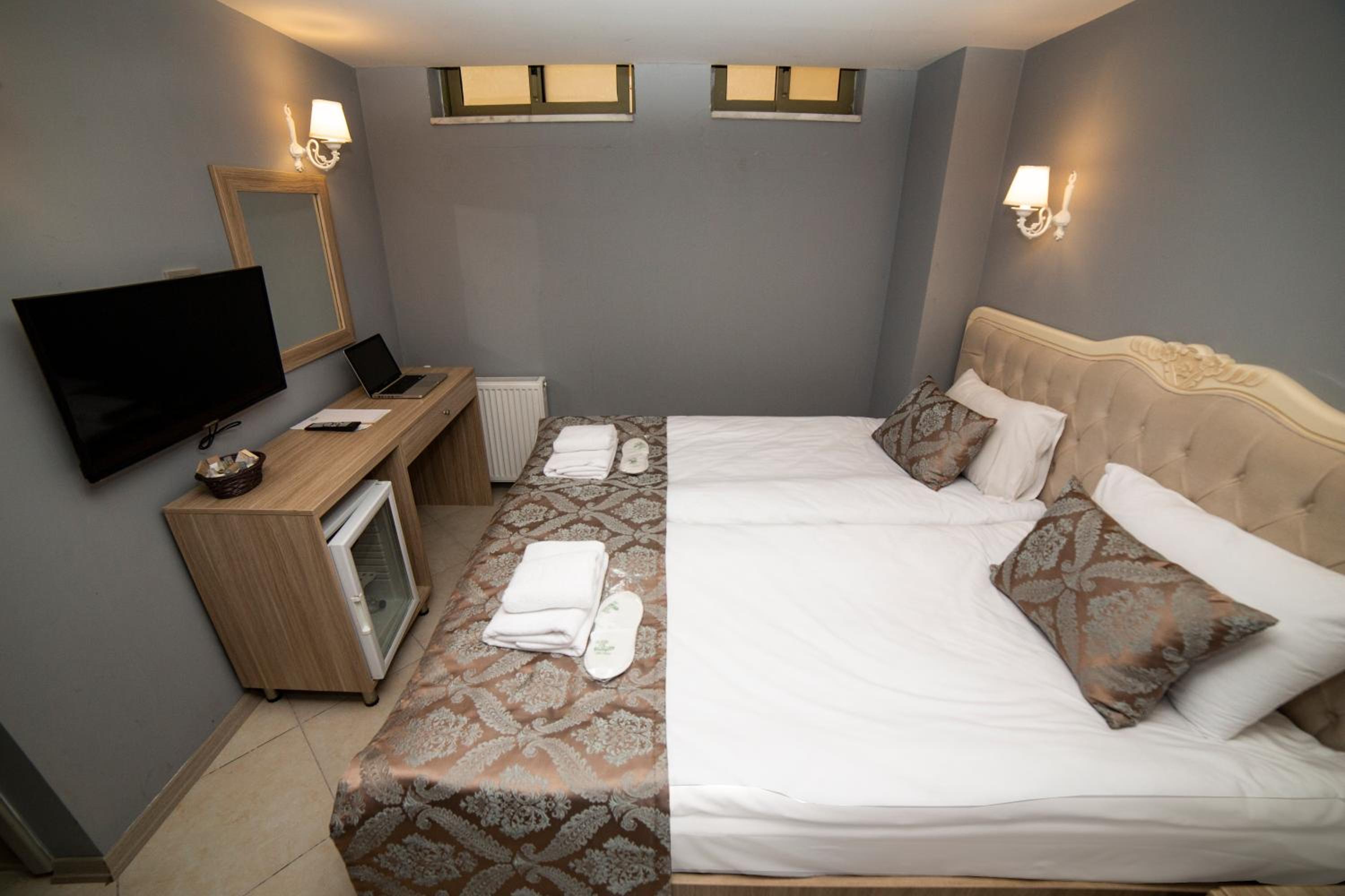 Economy Double Room photo 3