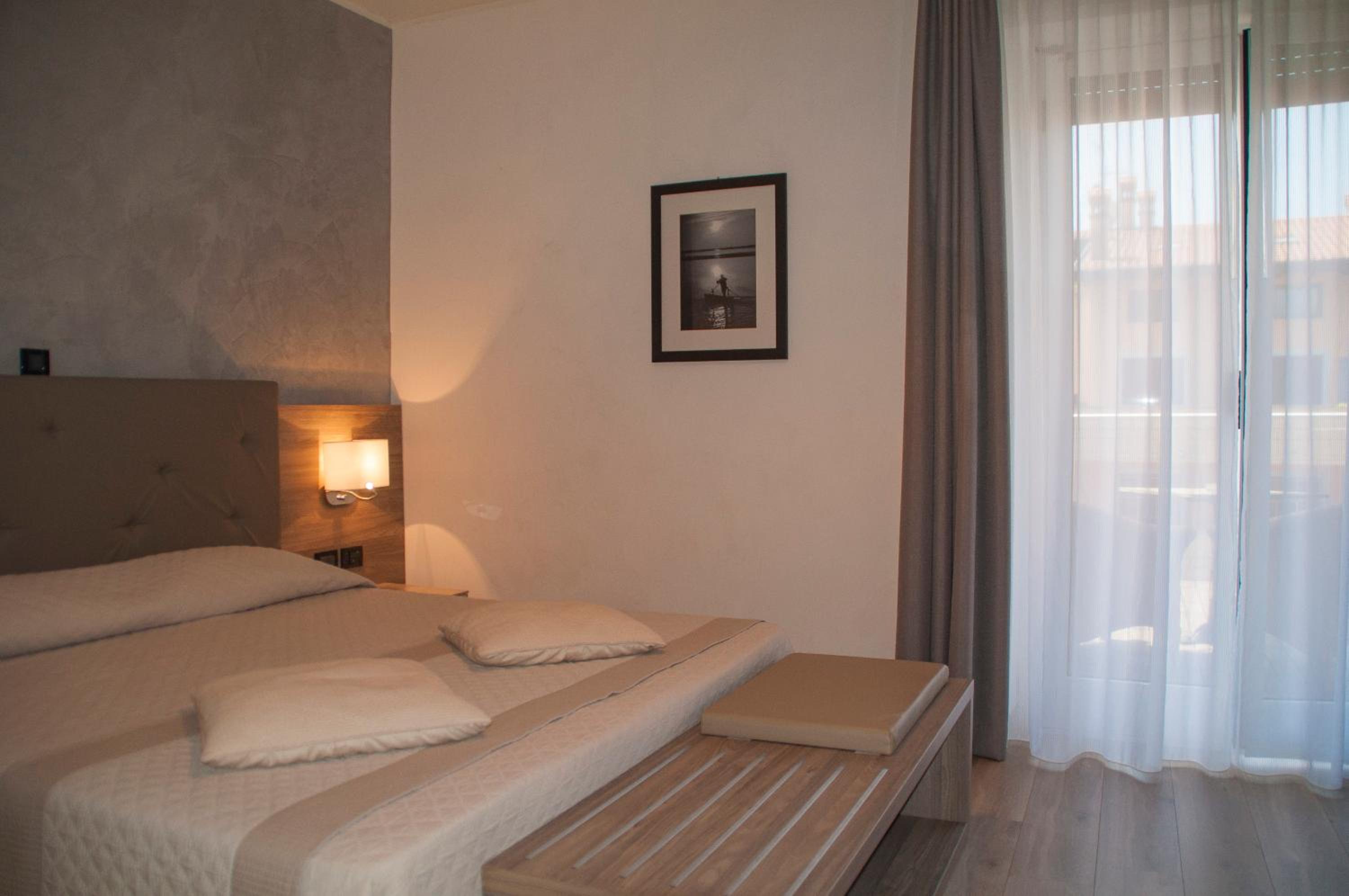 Double Room - Photo 16