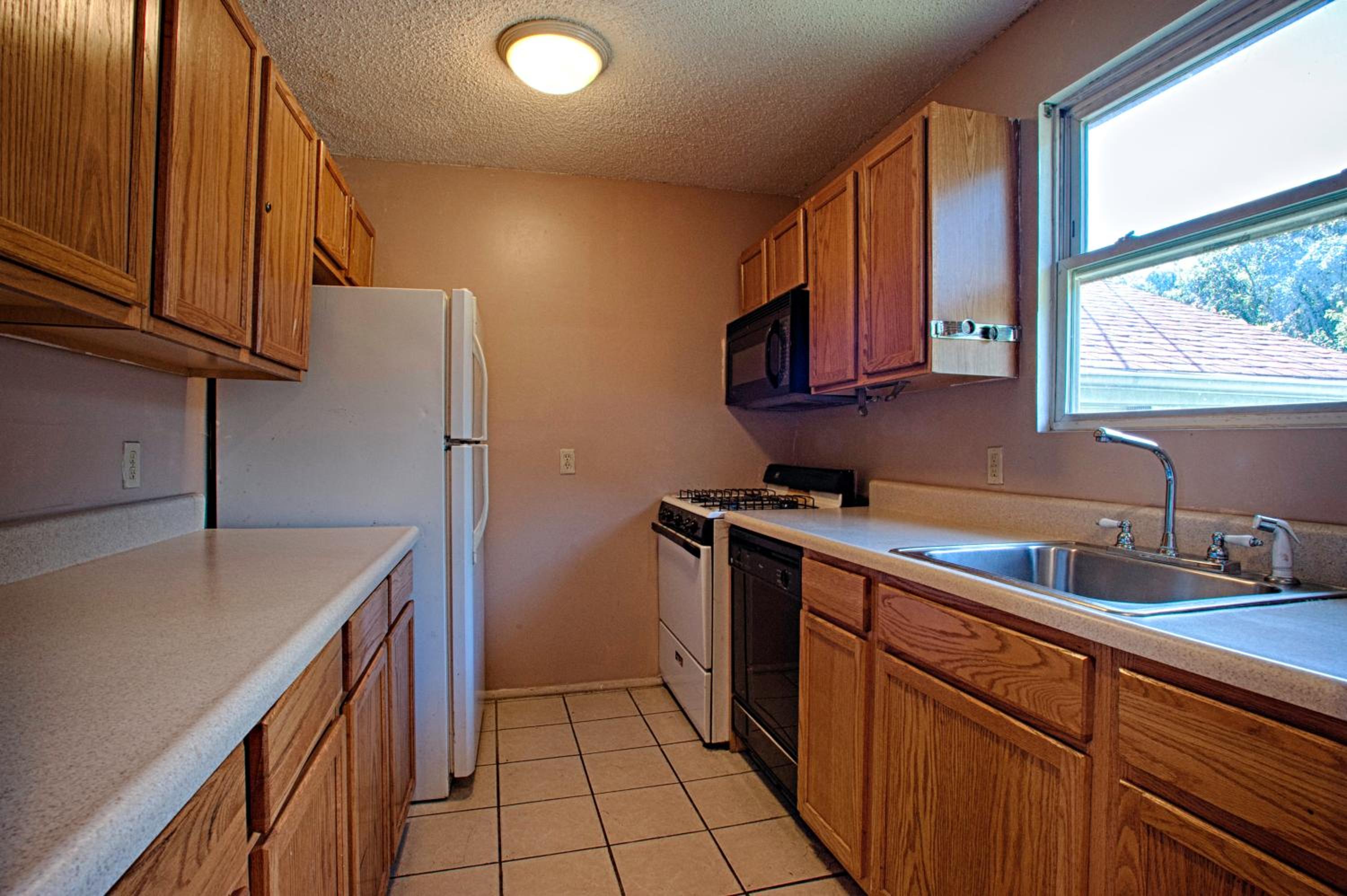 Two-Bedroom Suite - Photo 4