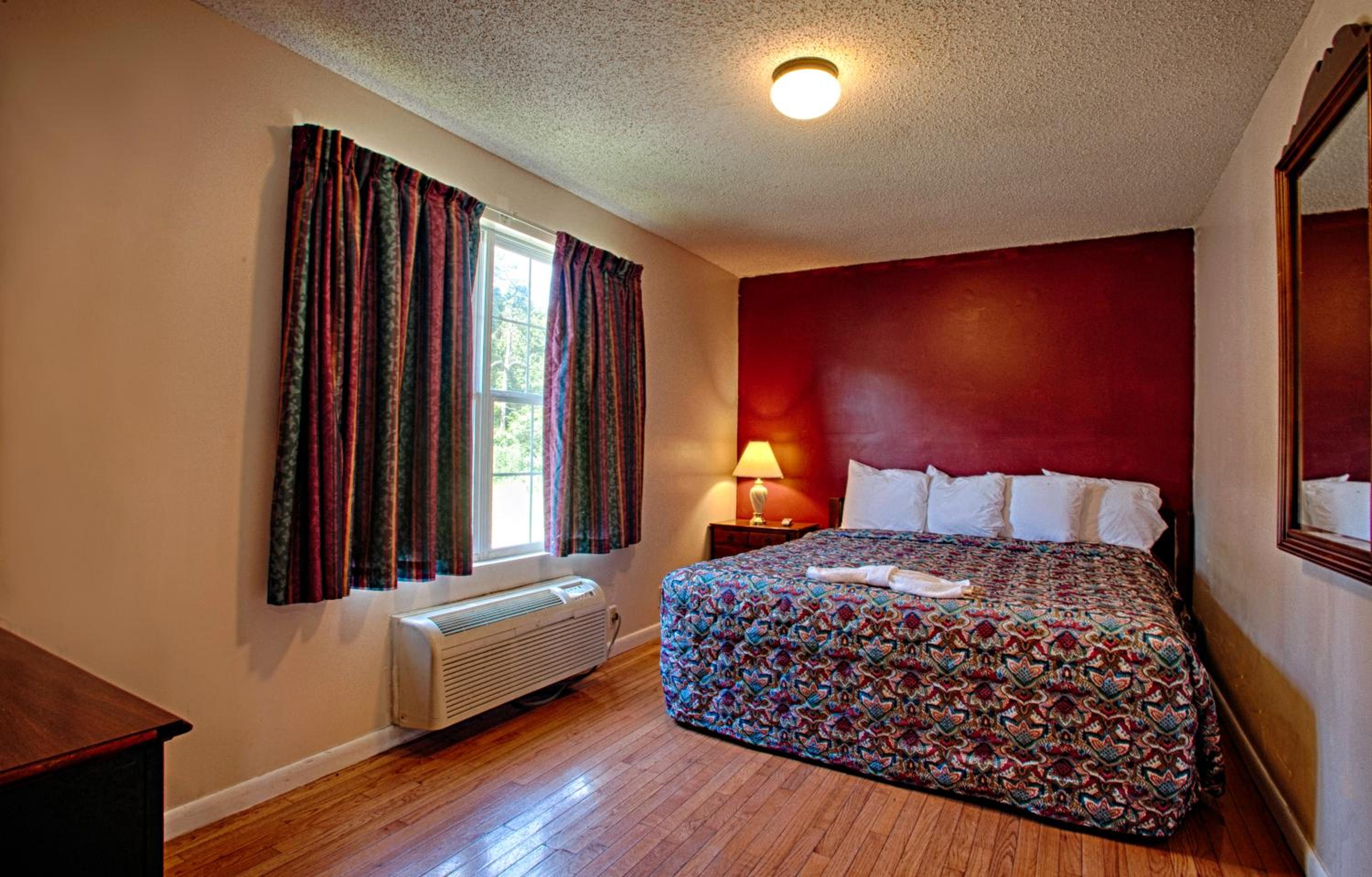 Two-Bedroom Suite - Photo 3