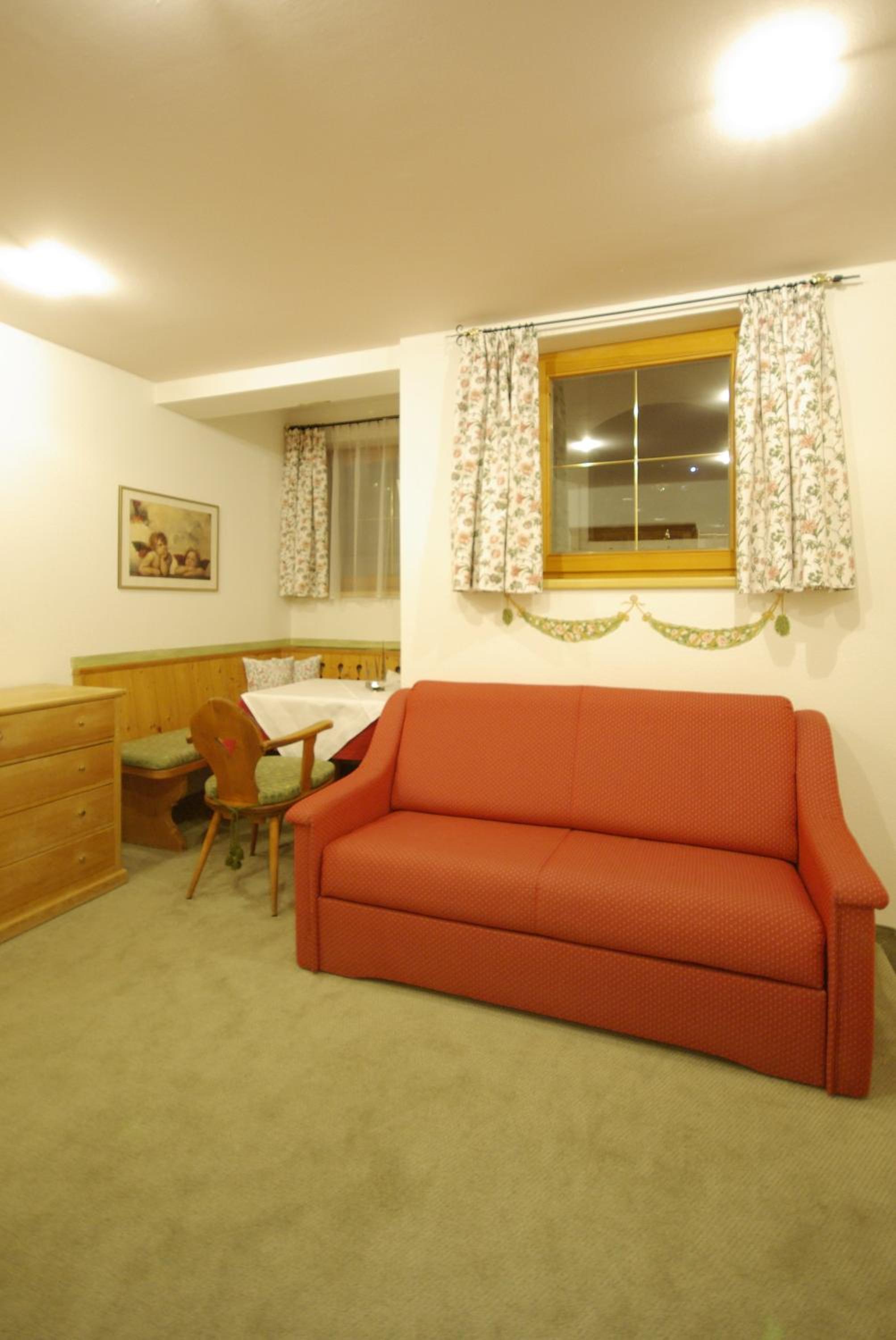 Studio - Basement photo 2